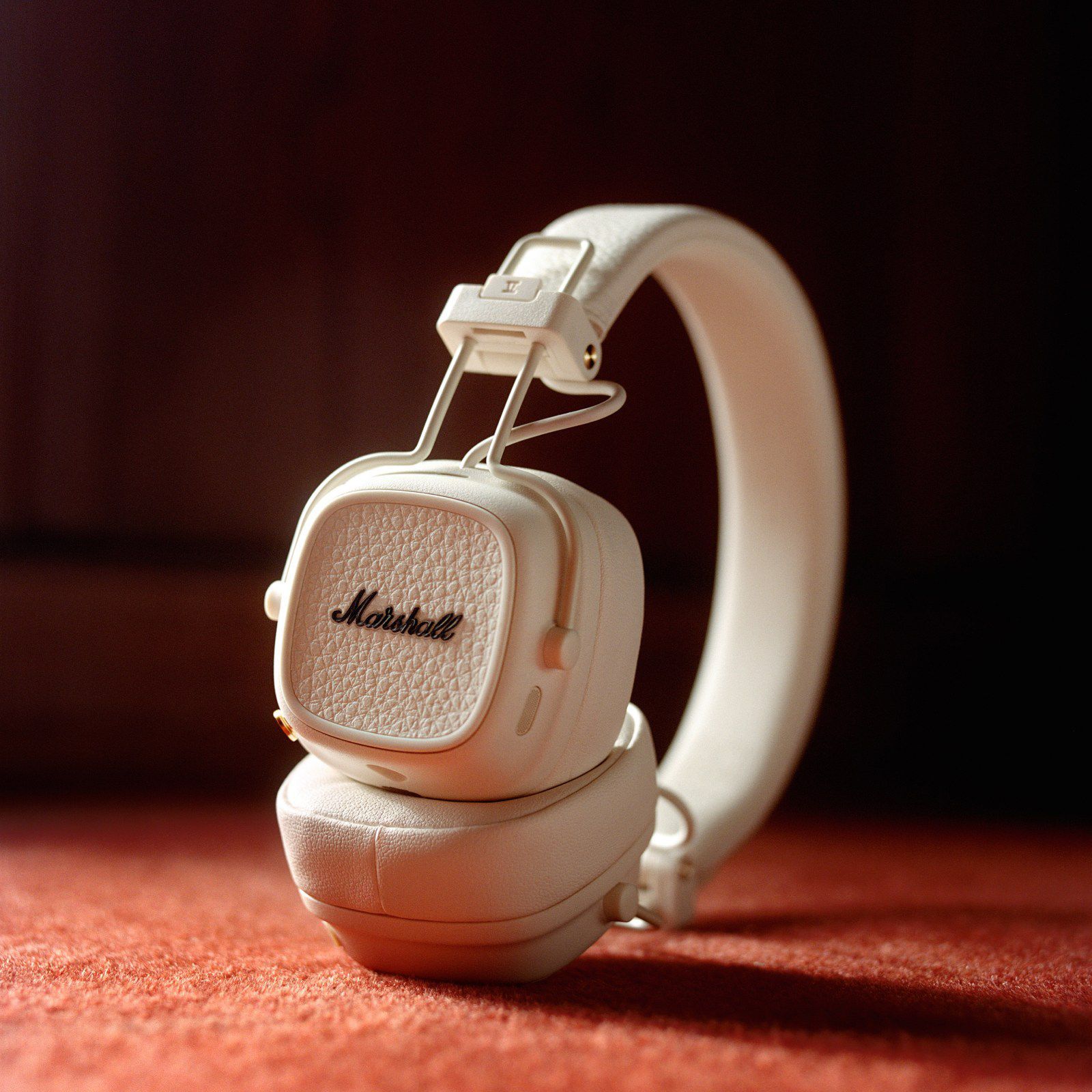 Marshall Major V Bluetooth Headphone with Mic (Upto 100 Hours Playback, On Ear, Cream)_7