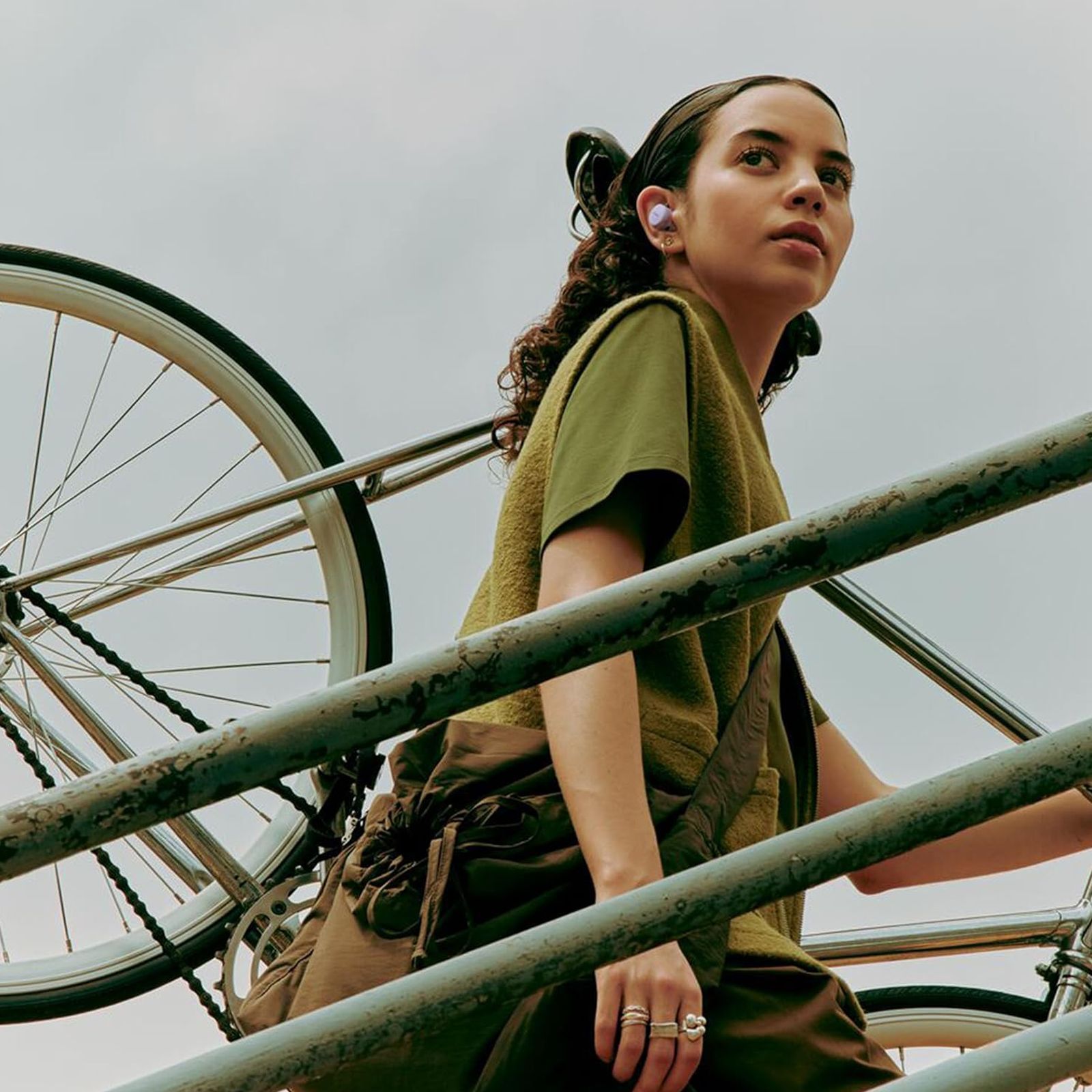 BOSE QuietComfort 888507-0300 TWS Earbuds with Active Noise Cancellation (IPX4 Water and Sweat Resistant, Multipoint Connectivity, Chilled Lilac)_9