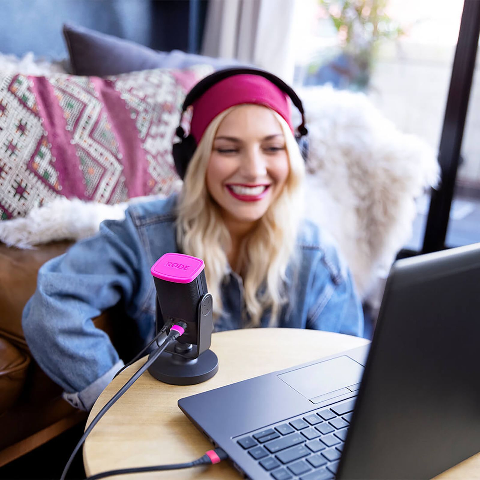 RODE NT-USB Mini 3.5 Jack Wired Microphone with 360 Degree Range Pickup (Black)_12