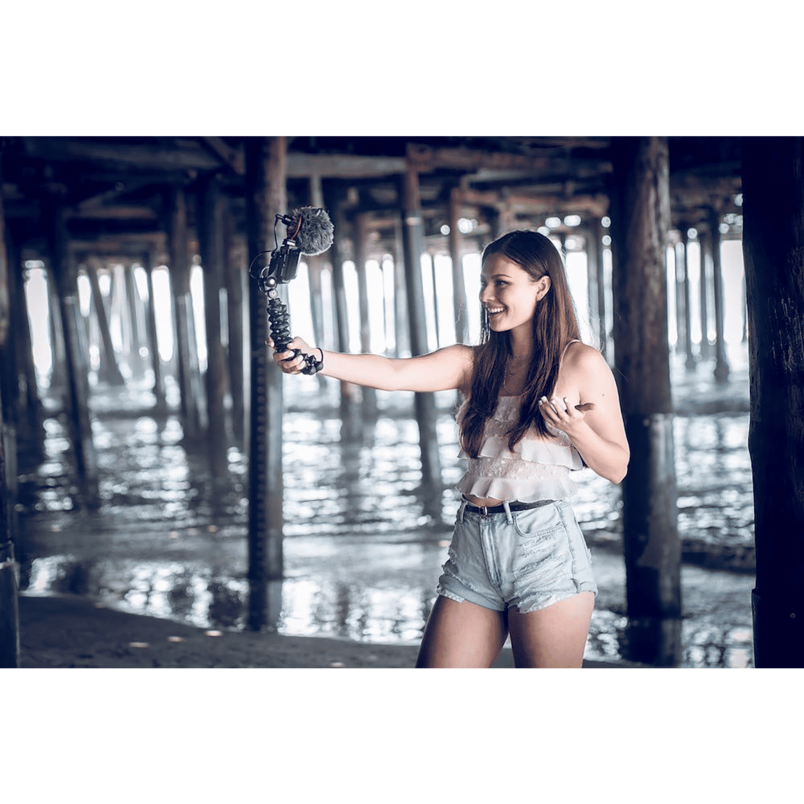 JOBY Wavo 3.5 Jack Wired Microphone with Safety Locking Disk (Black & Red)_11