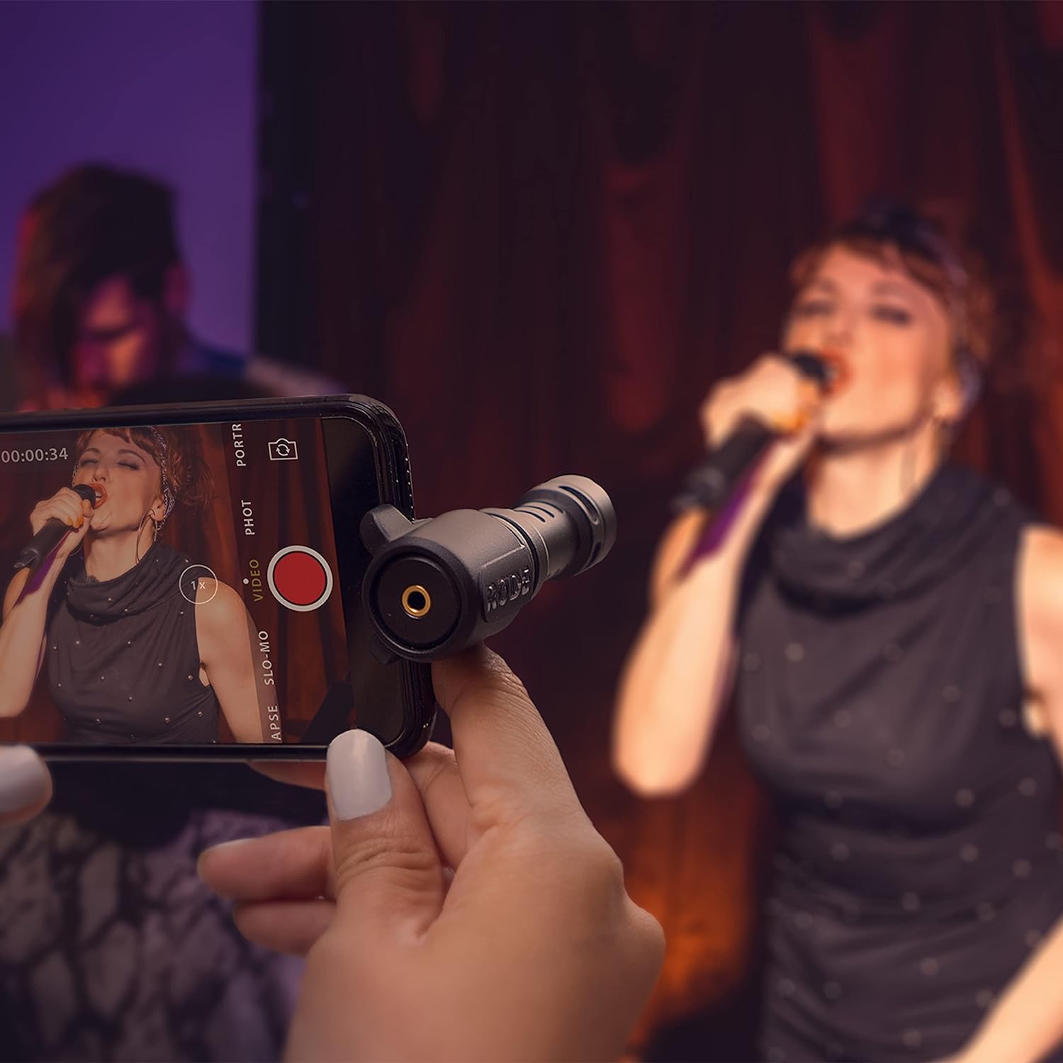 RODE VideoMic Me-L Lightning & 3.5 Jack Wired Microphone with Broadcast Quality Audio (Black)_13