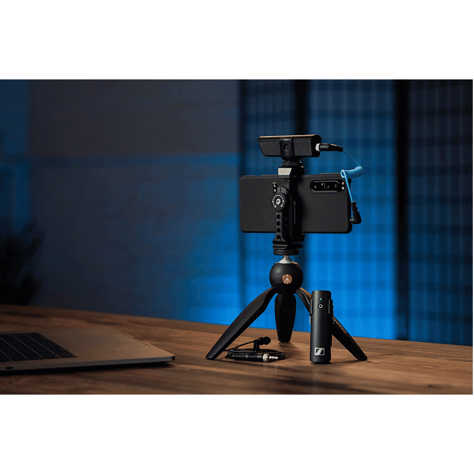 SENNHEISER XSW-D 3.5 Jack Wired Microphone with Manfrotto PIXI (Black)_12