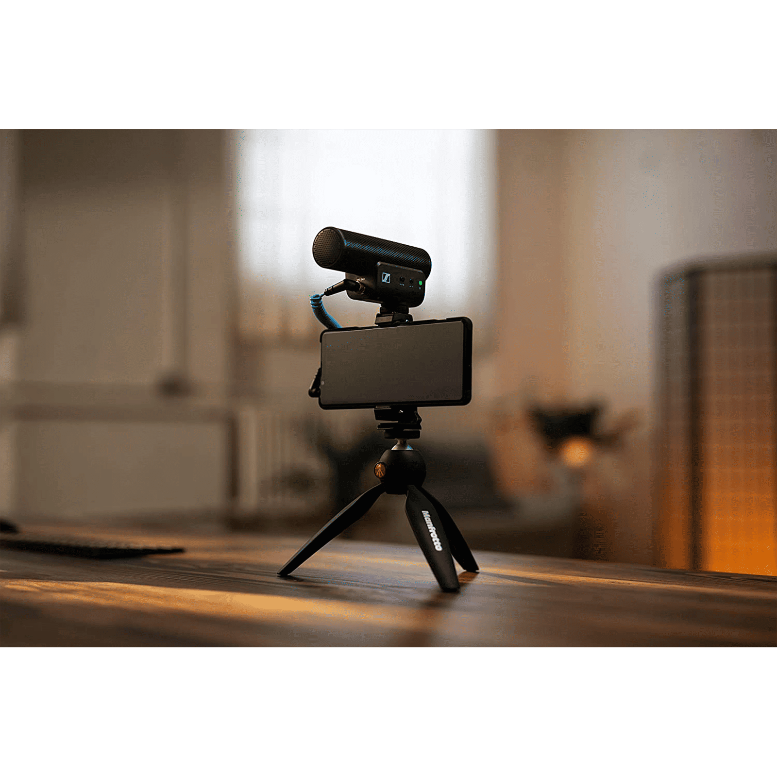 SENNHEISER MKE 400 3.5 Jack Wired Microphone with Internal Suspension Mount (Black)_6