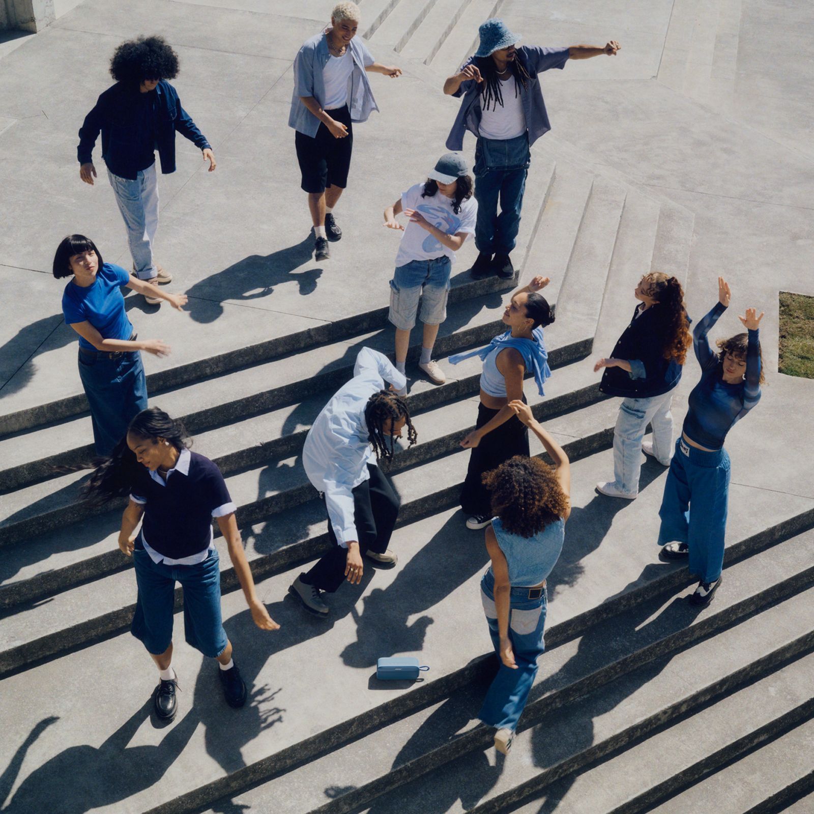 Bose SoundLink Plus 5.25W Portable Bluetooth Speaker (IP67 Water Resistant, 20 Hours Playback Time, Mono Speaker, Blue Dusk)_13