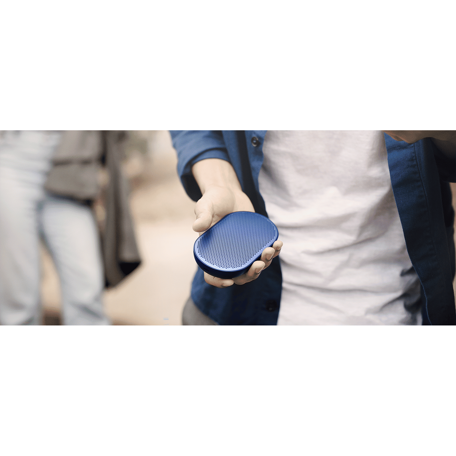 Bang & Olufsen Beoplay P2 8W Portable Bluetooth Speaker (10 Hours Playtime, Royal Blue)_9