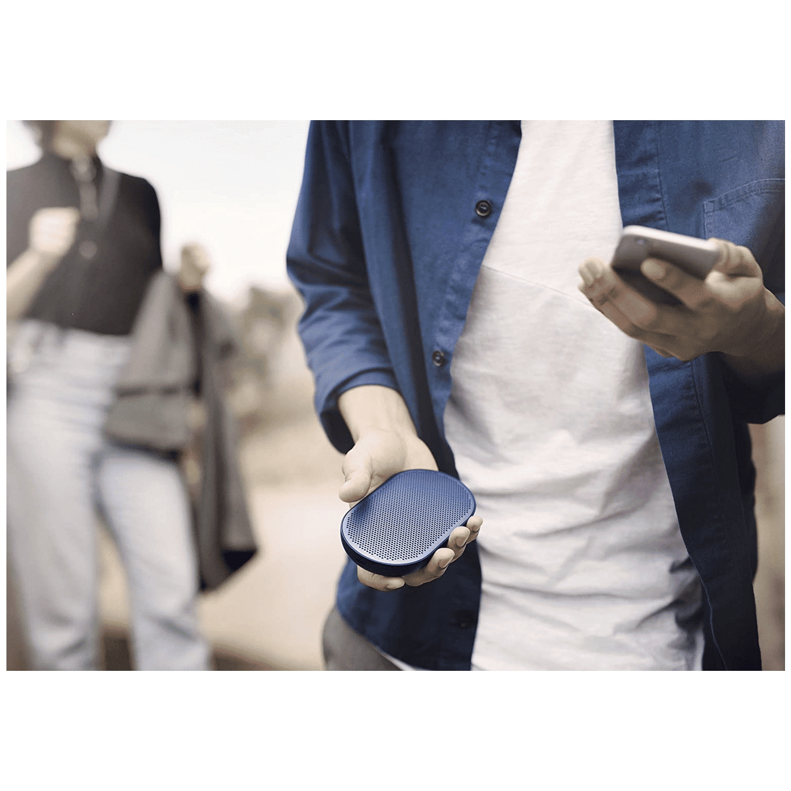 Bang & Olufsen Beoplay P2 8W Portable Bluetooth Speaker (10 Hours Playtime, Royal Blue)_11