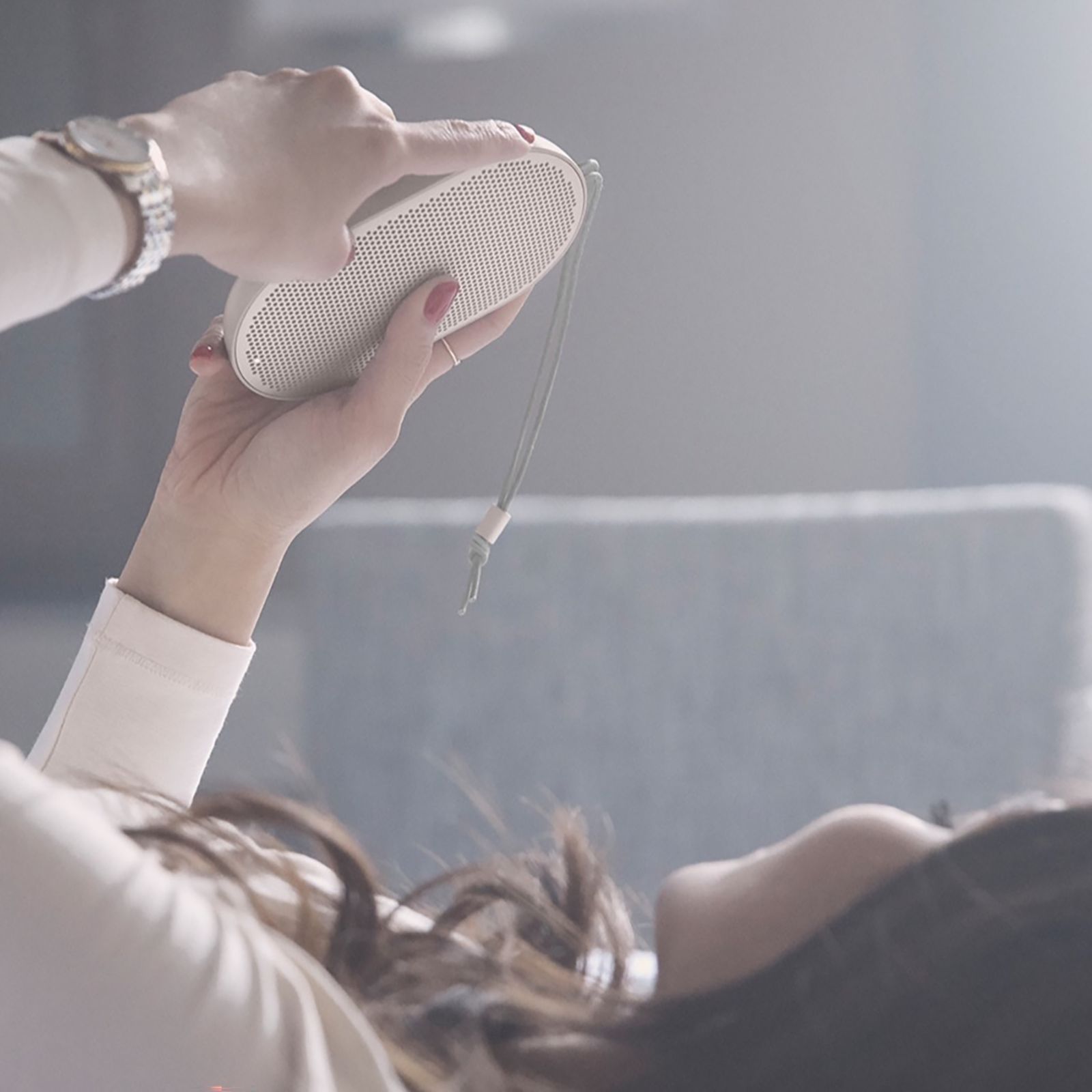 Bang & Olufsen Beoplay P2 8W Portable Bluetooth Speaker (10 Hours Playtime, Sandstone)_8