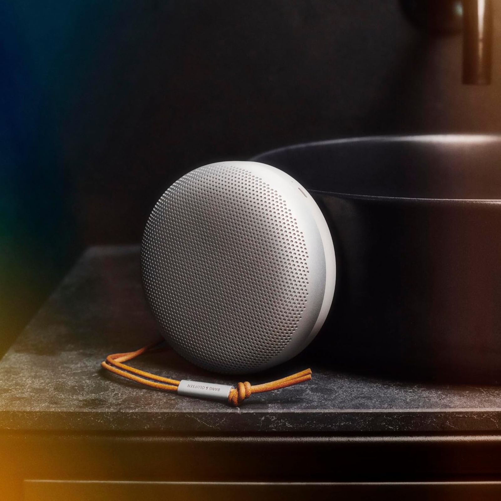 Bang & Olufsen Beosound A1 (2nd Gen) with Alexa Compatible Smart Speaker (IP67 Waterproof, Grey Mist)_11
