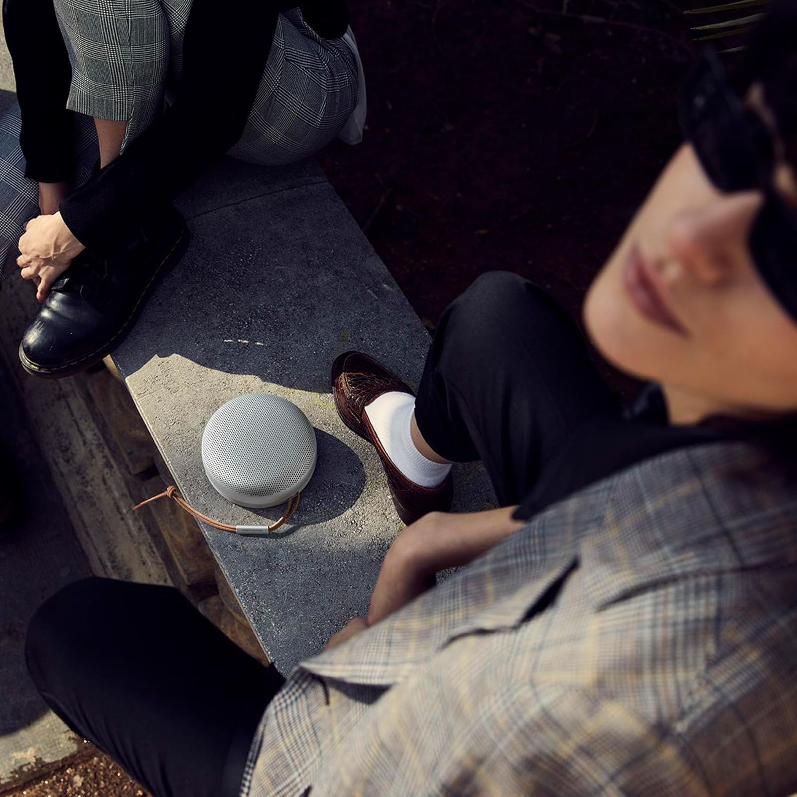 Bang & Olufsen Beosound A1 (2nd Gen) with Alexa Compatible Smart Speaker (IP67 Waterproof, Grey Mist)_16