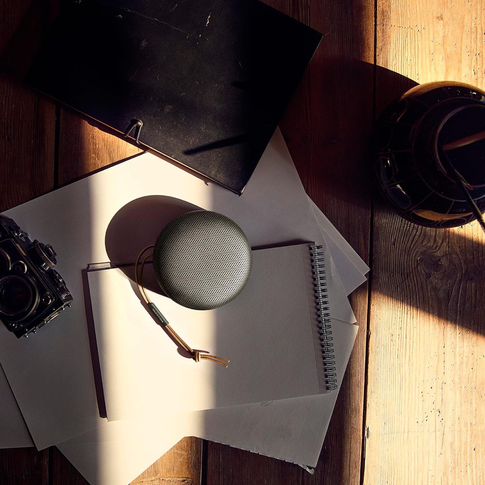 Bang & Olufsen Beosound A1 (2nd Gen) with Alexa Compatible Smart Speaker (IP67 Waterproof, Black Anthracite)_12