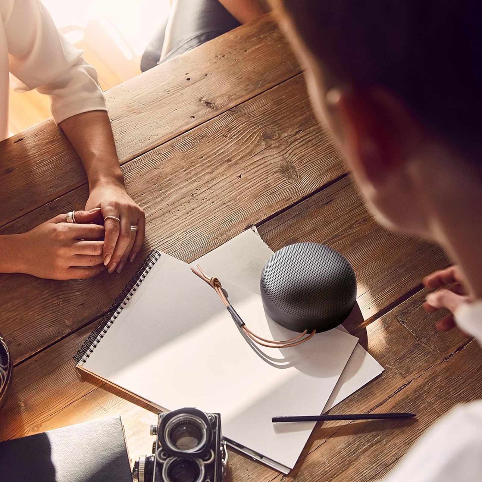 Bang & Olufsen Beosound A1 (2nd Gen) with Alexa Compatible Smart Speaker (IP67 Waterproof, Black Anthracite)_17