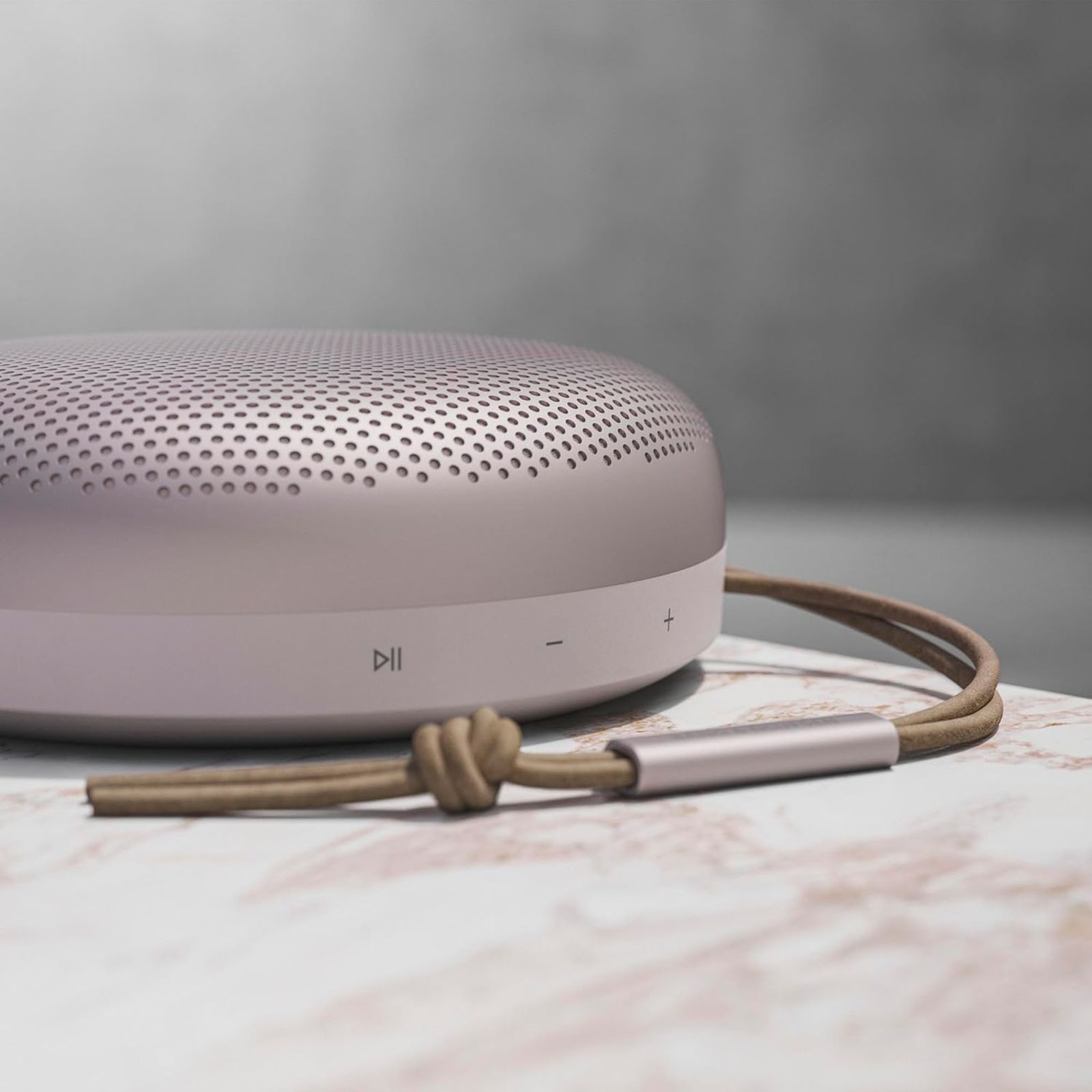 Bang & Olufsen Beosound A1 (2nd Gen) with Alexa Compatible Smart Speaker (IP67 Waterproof, Pink)_13