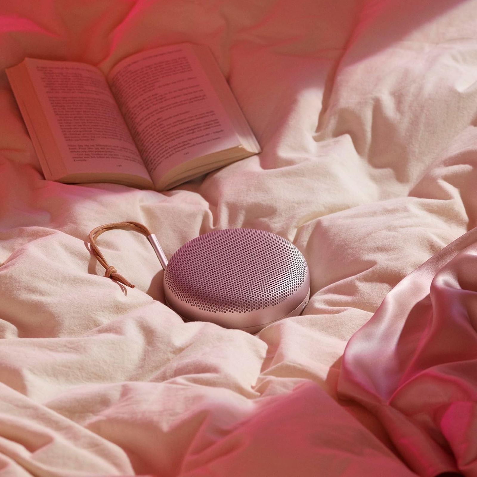 Bang & Olufsen Beosound A1 (2nd Gen) with Alexa Compatible Smart Speaker (IP67 Waterproof, Pink)_16