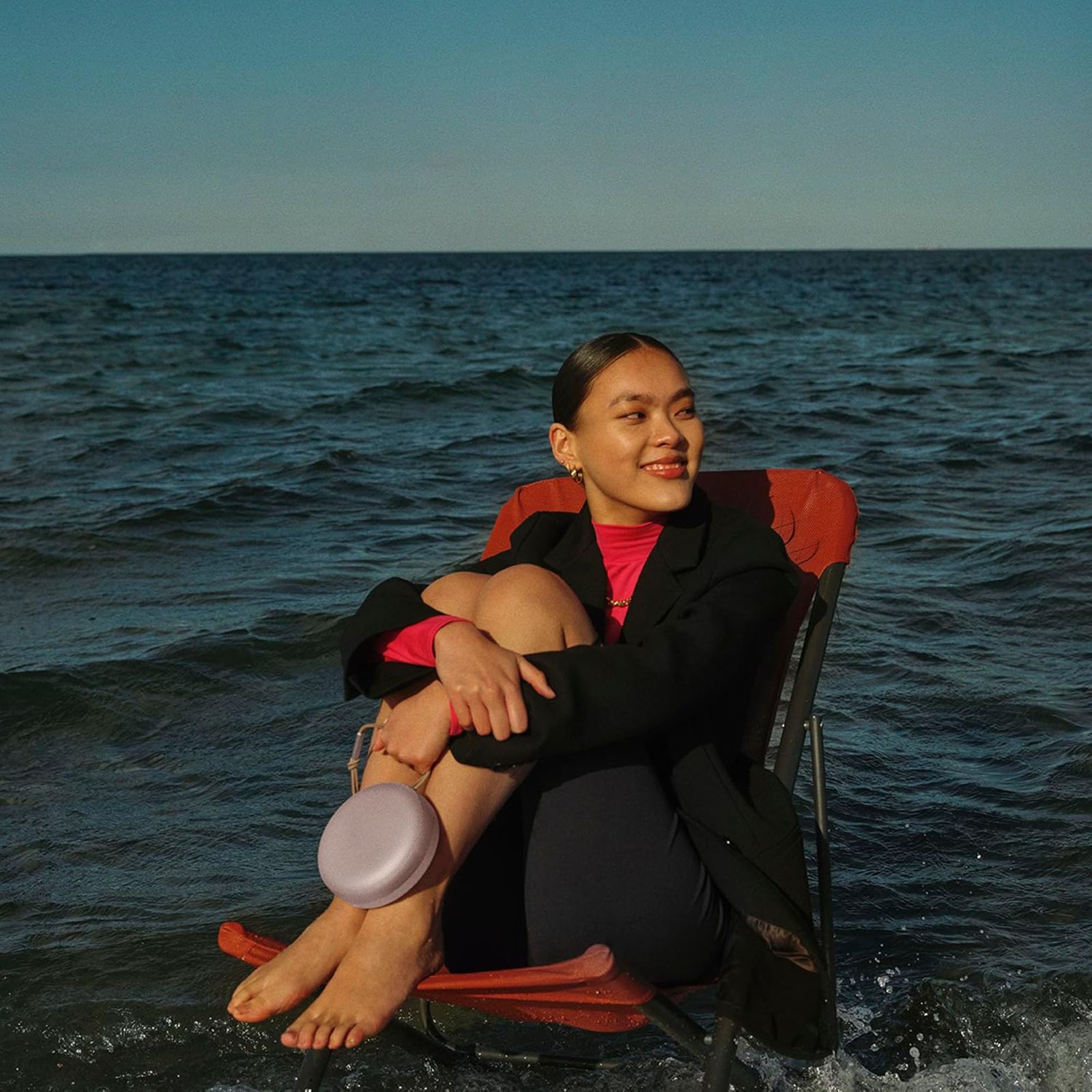 Bang & Olufsen Beosound A1 (2nd Gen) with Alexa Compatible Smart Speaker (IP67 Waterproof, Pink)_17