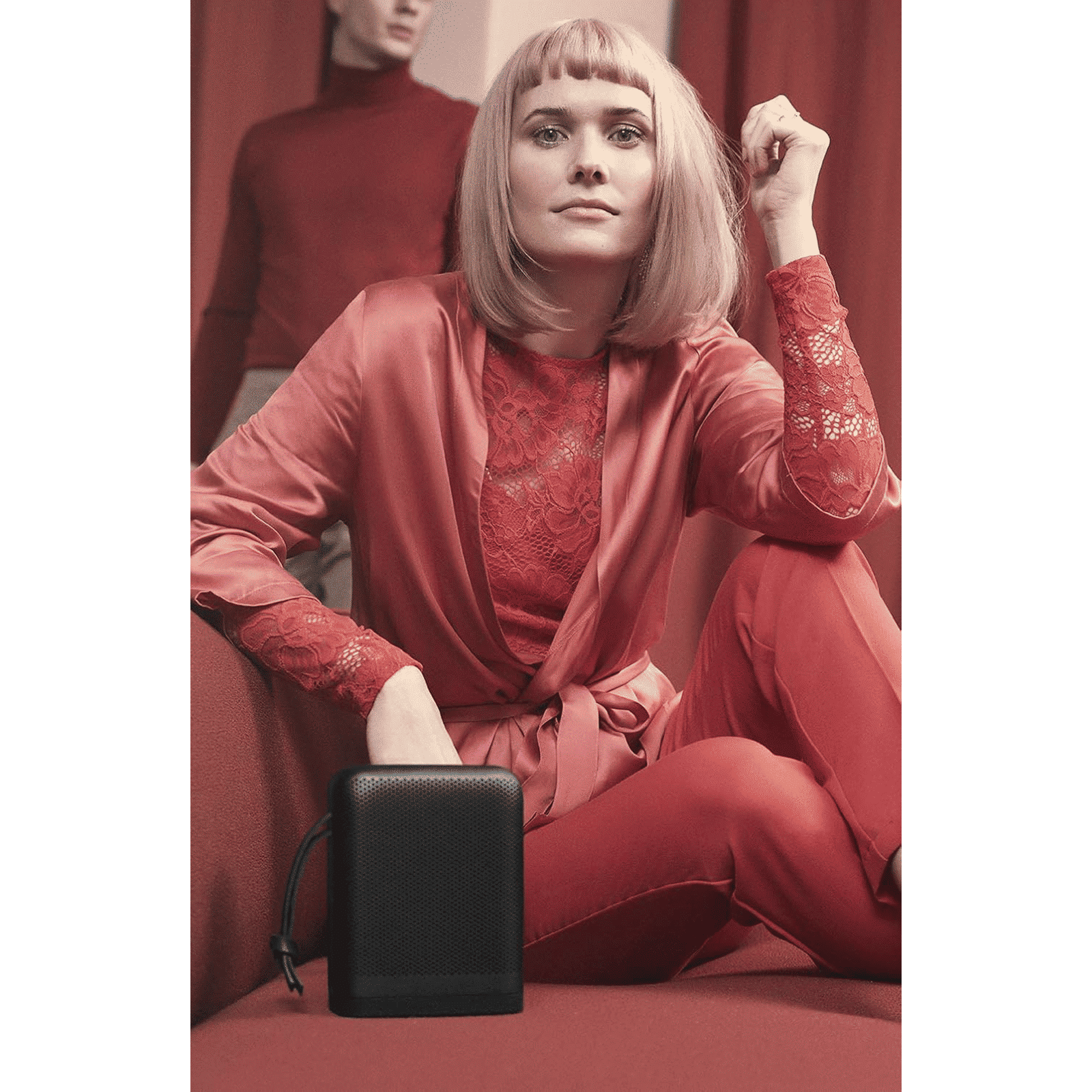 Bang & Olufsen Beoplay P6 with Google & Siri Compatible Smart Speaker (Signature Sound, Black)_10