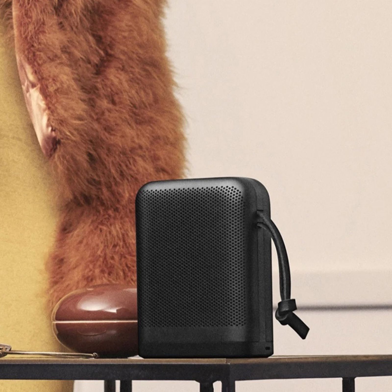 Bang & Olufsen Beoplay P6 with Google & Siri Compatible Smart Speaker (Signature Sound, Black)_13