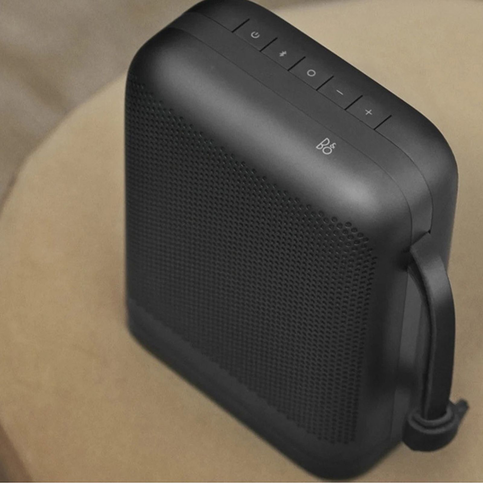 Bang & Olufsen Beoplay P6 with Google & Siri Compatible Smart Speaker (Signature Sound, Black)_14