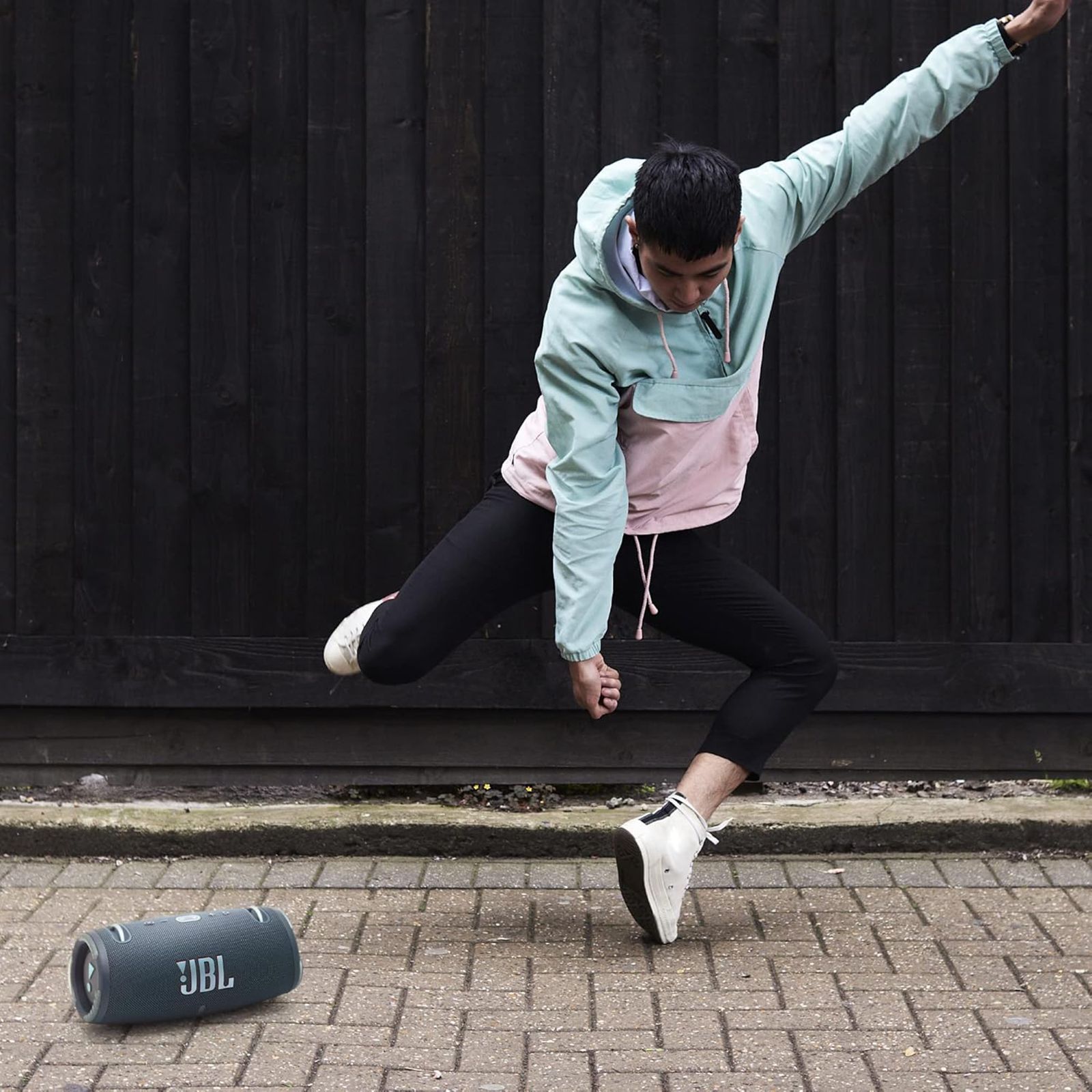 JBL Xtreme 3 100W Portable Bluetooth Speaker (IP67 Waterproof, Built-in Powerbank, Stereo Channel, Blue)_12