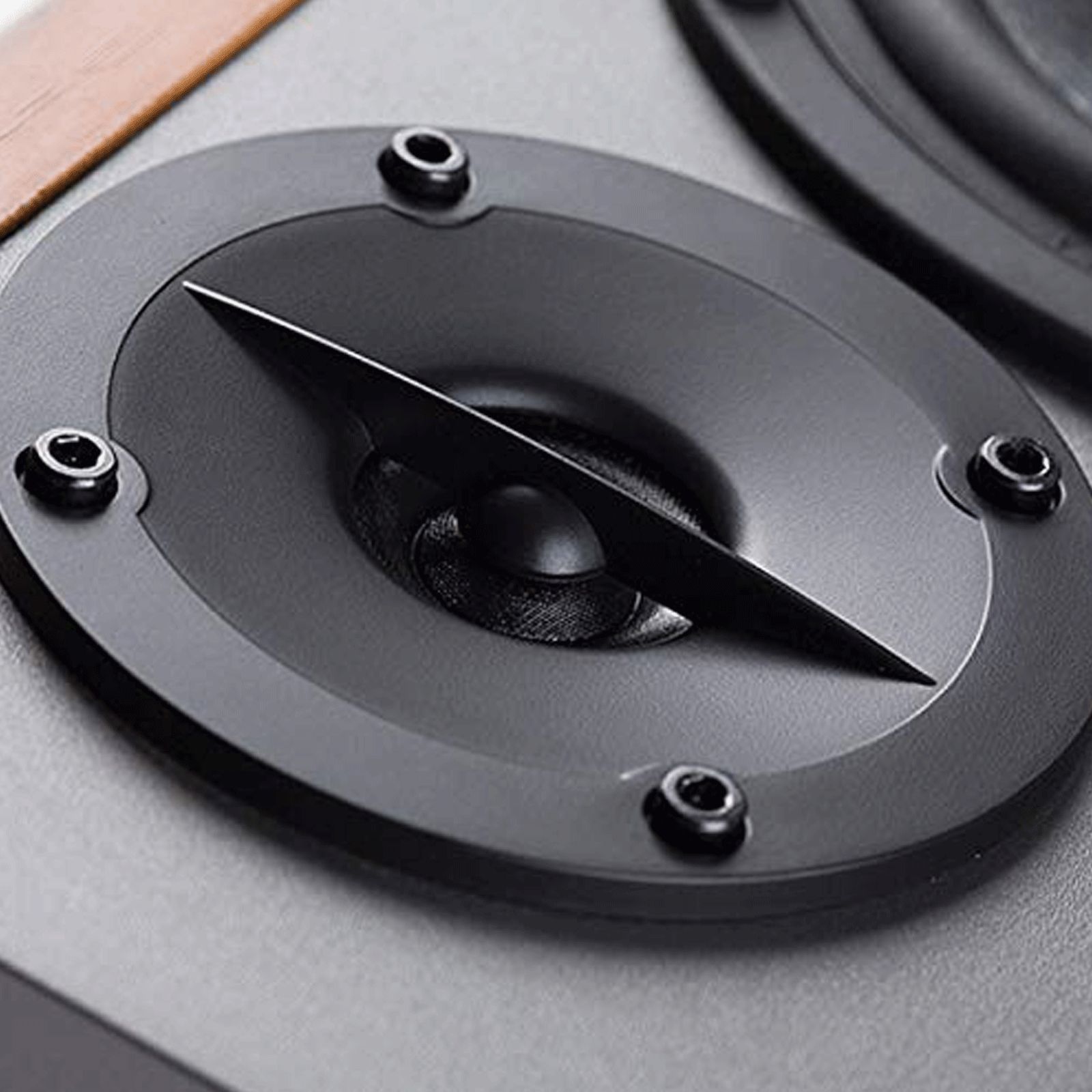 EDIFIER 45W RMS Multimedia Speaker (Classic Wooden Enclosure, 2.0 Channel, Brown) EDIFIER 45W RMS Multimedia Speaker (Classic Wooden Enclosure, 2.0 Channel, Brown)_4