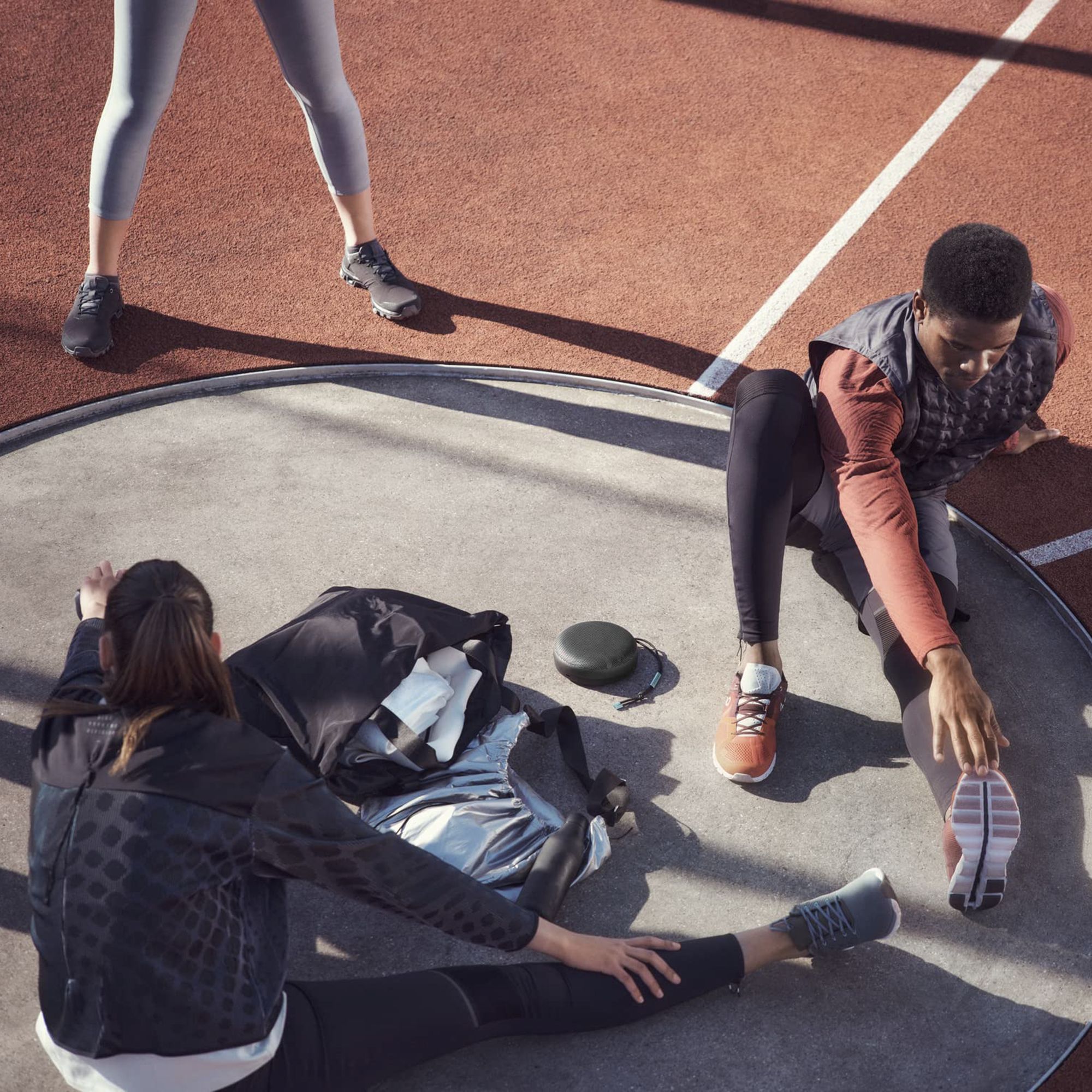 Bang & Olufsen Beosound A1 (2nd Gen) with Built-in Alexa Smart Wi-Fi Speaker (True360 Sound, Anthracite Oxygen)_5