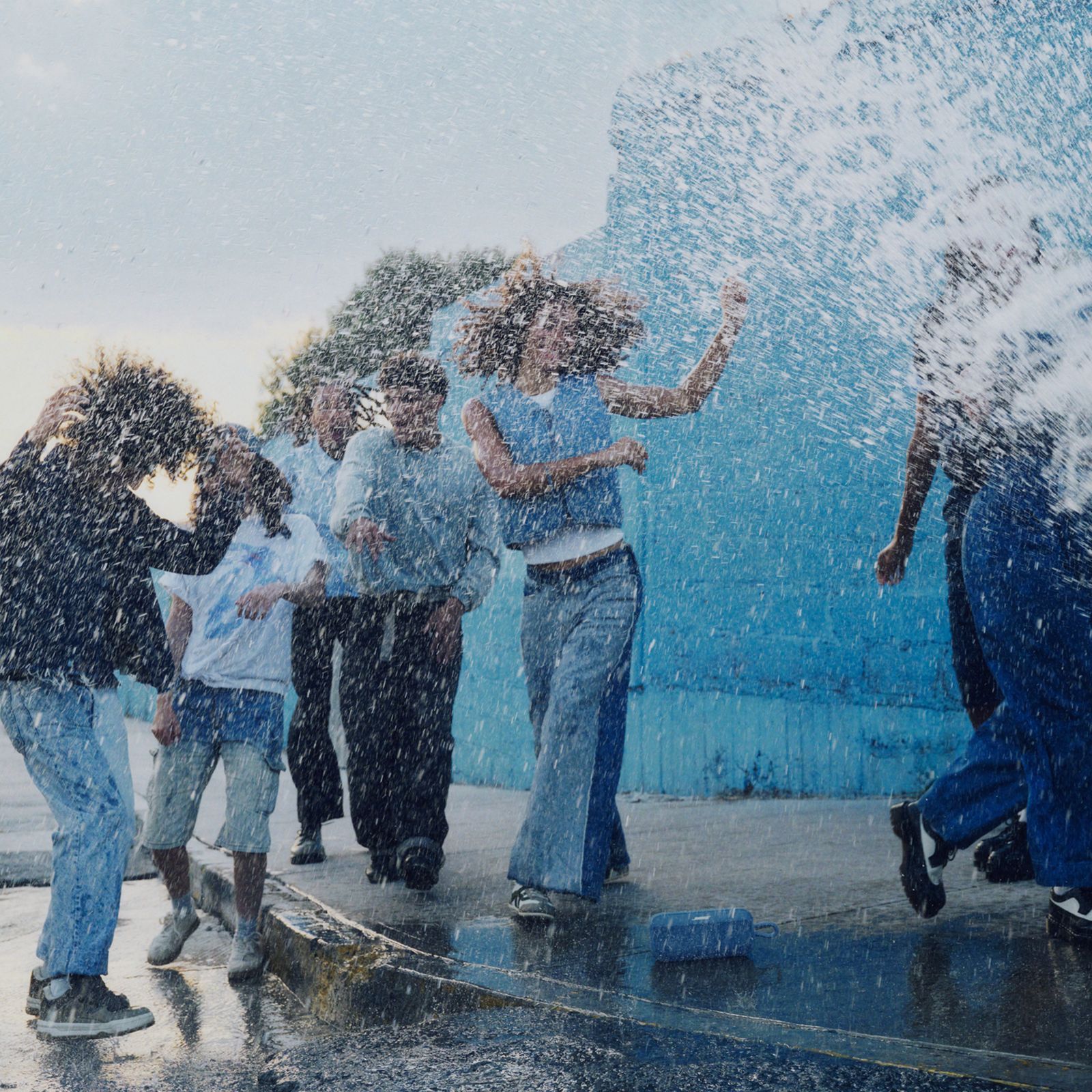 Bose SoundLink Plus 5.25W Portable Bluetooth Speaker (IP67 Water Resistant, 20 Hours Playback Time, Mono Speaker, Blue Dusk)_15