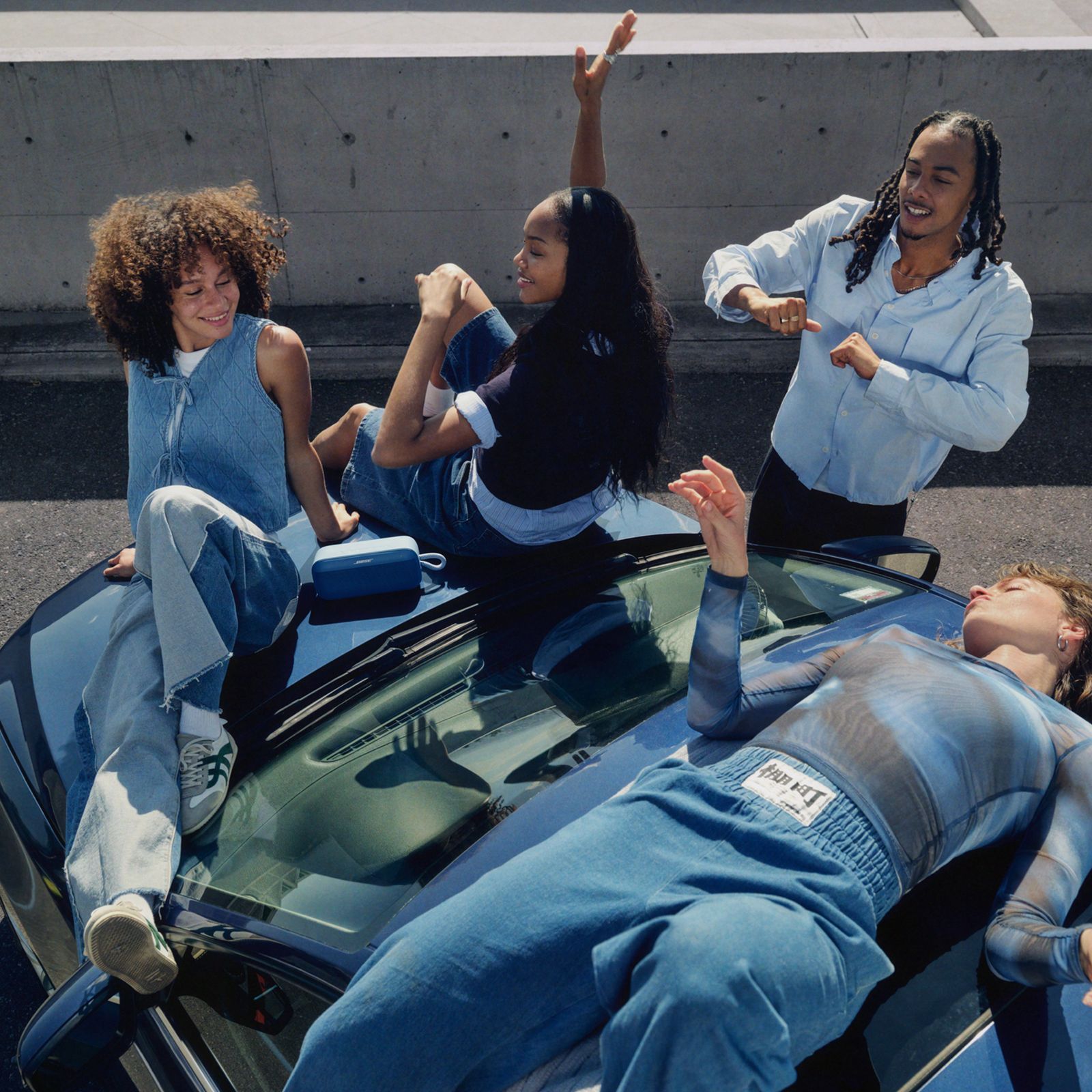 Bose SoundLink Plus 5.25W Portable Bluetooth Speaker (IP67 Water Resistant, 20 Hours Playback Time, Mono Speaker, Blue Dusk)_10