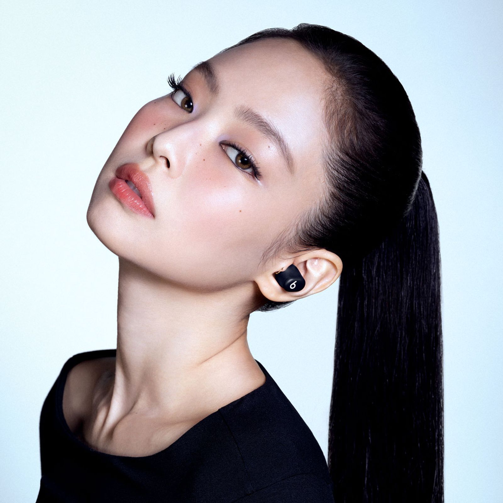 beats Solo TWS Earbuds with Passive Noise Isolation (18 Hours Playback, Matt Black)_4