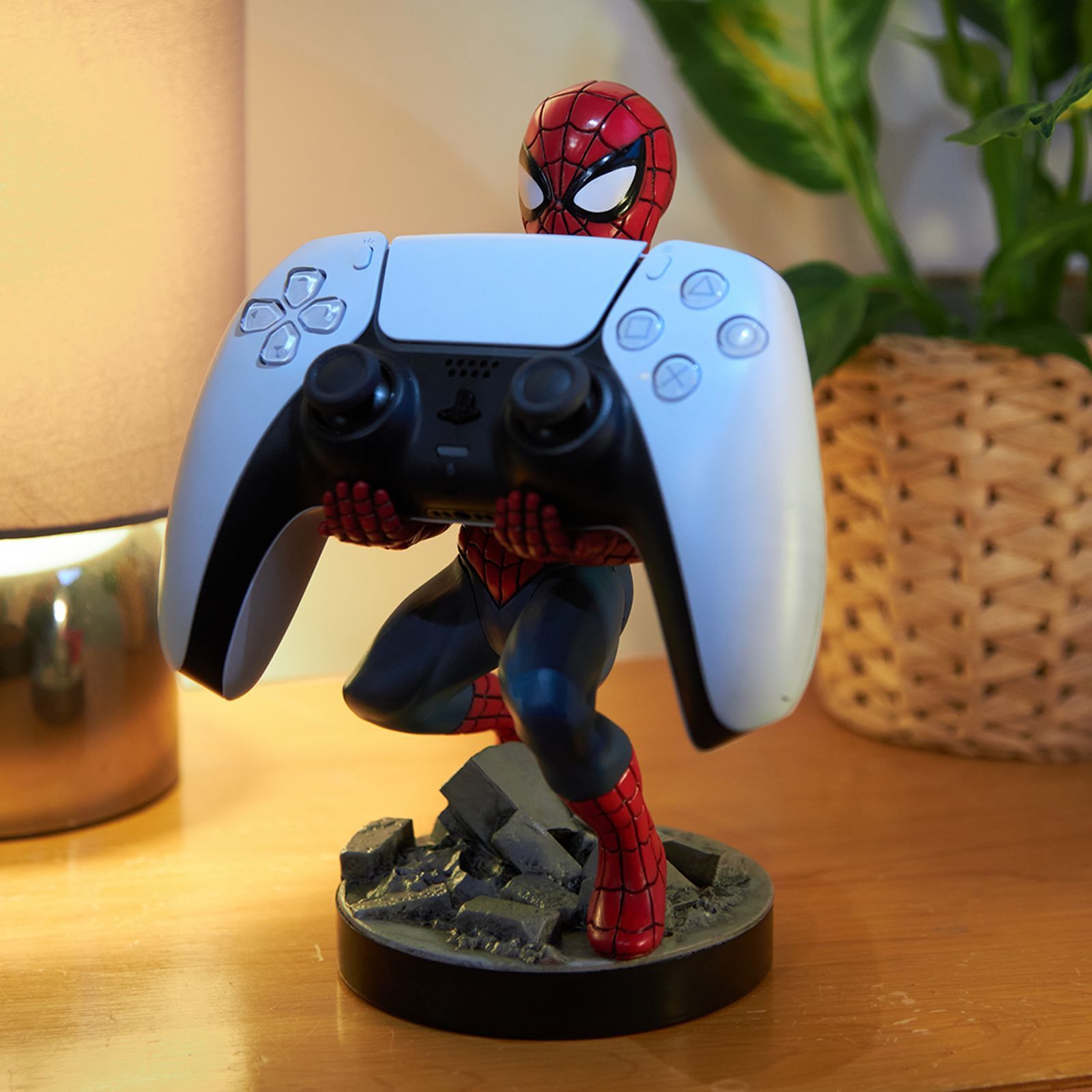 Cable Guys Amazing Spiderman Gaming Accessory For Gaming Controllers and Mobile Phones (PC00002996, Red) Cable Guys Amazing Spiderman Gaming Accessory For Gaming Controllers and Mobile Phones (PC00002996, Red)_14