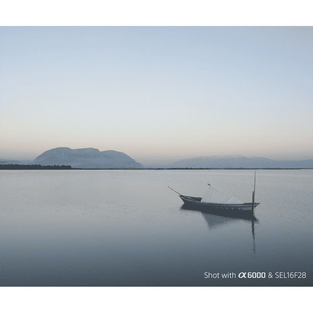 SONY 16mm f/2.8 - f/22 Wide-Angle Prime Lens for SONY E Mount (APS-C Image Sensors)_7