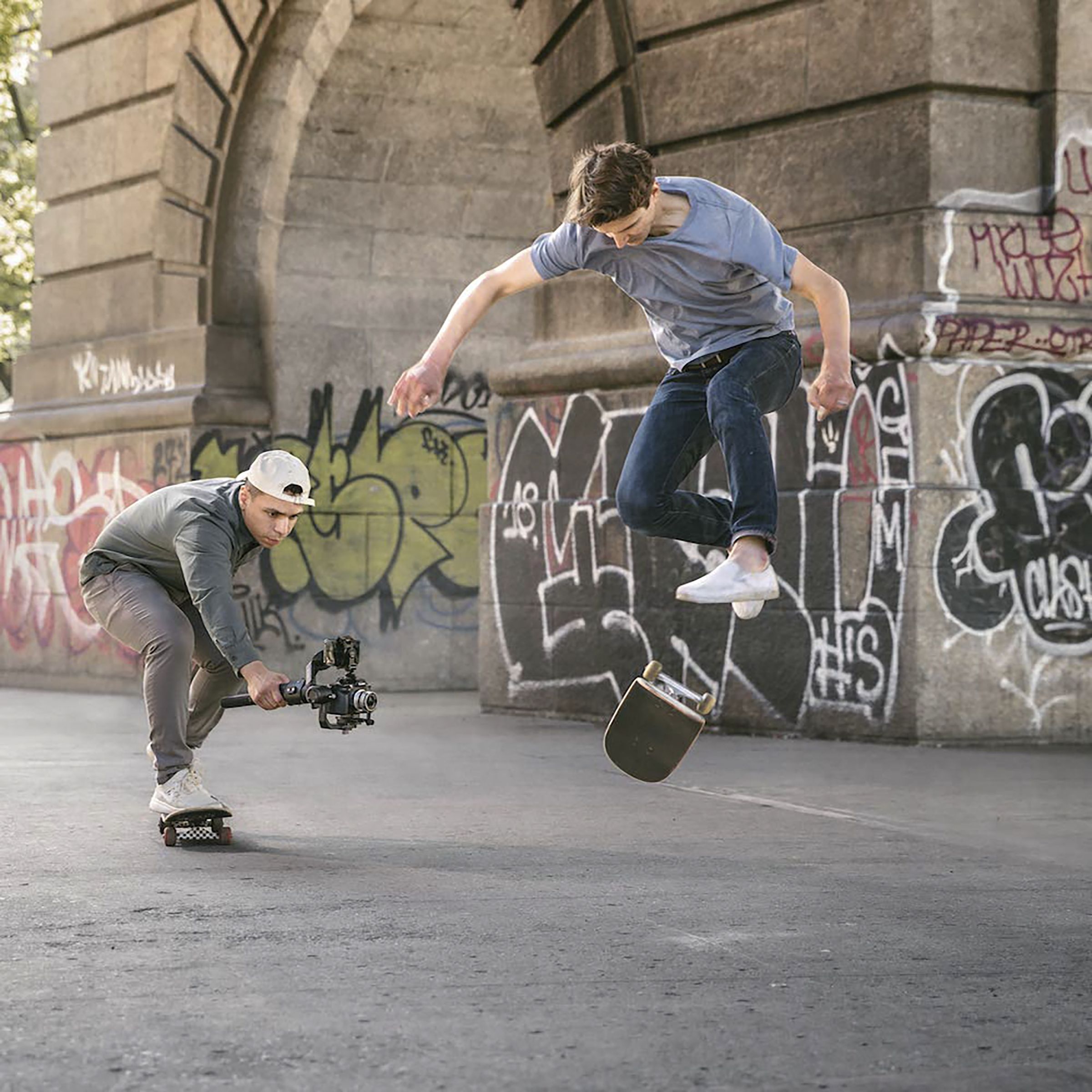 DJI Ronin-SC 3-Axis Gimbal for Mobile and Camera with Remote (360 Degree Movement, Black) DJI Ronin-SC 3-Axis Gimbal for Mobile and Camera with Remote (360 Degree Movement, Black)_5