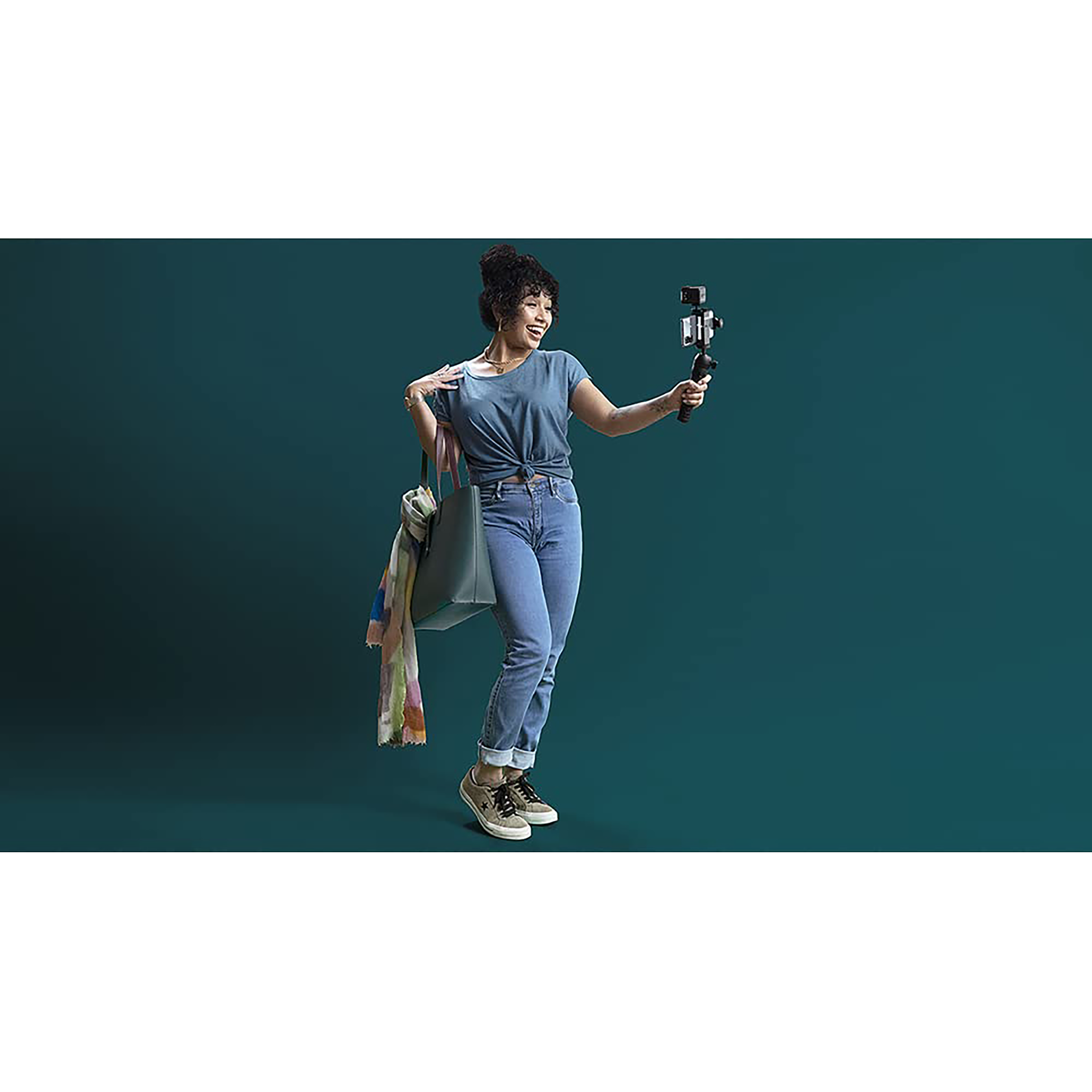 RODE VLOGVMMC Vlogger Kit for Mobile with Mic (Directional Sound Pickup, Black)_7