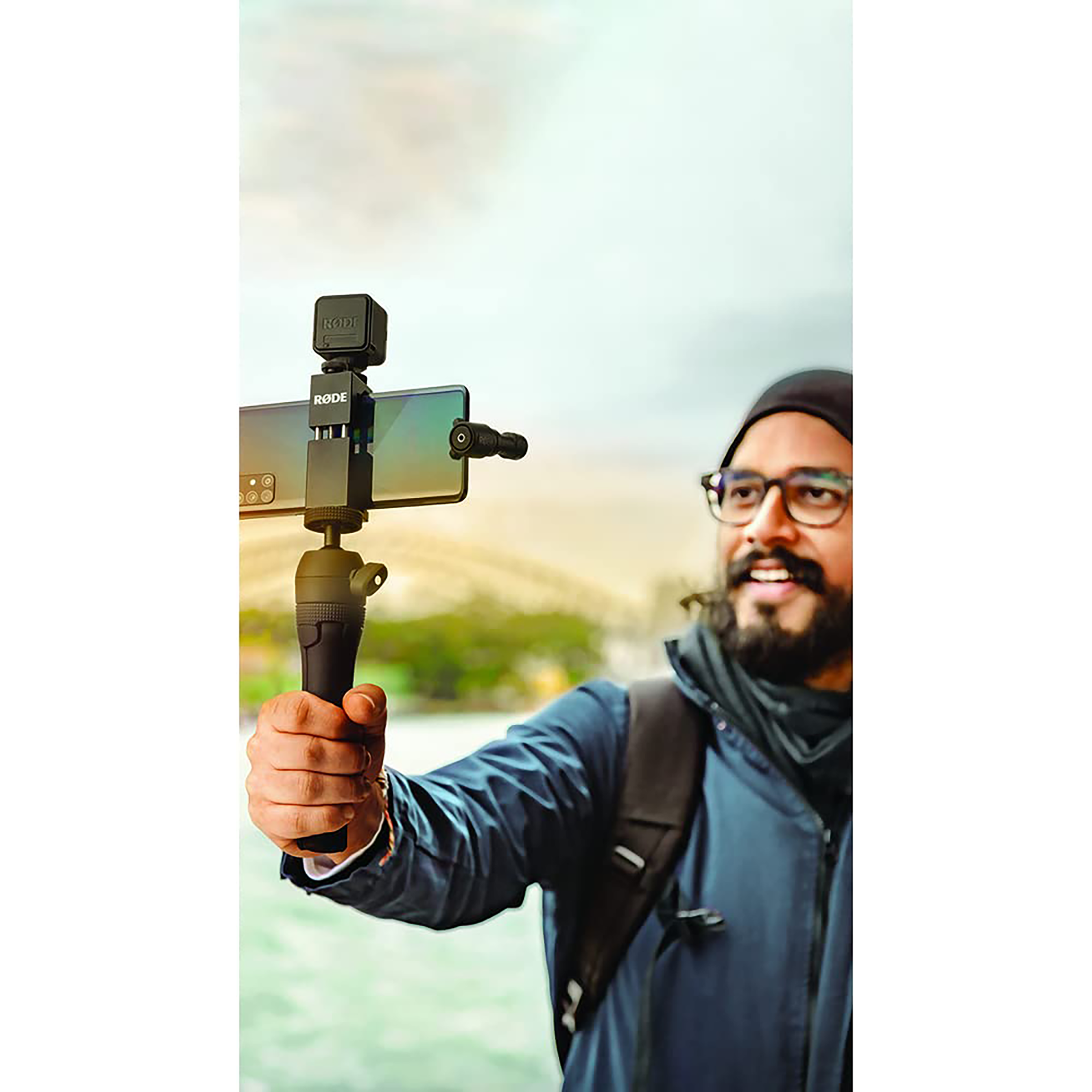 RODE VLOGVMMC Vlogger Kit for Mobile with Mic (Directional Sound Pickup, Black)_12