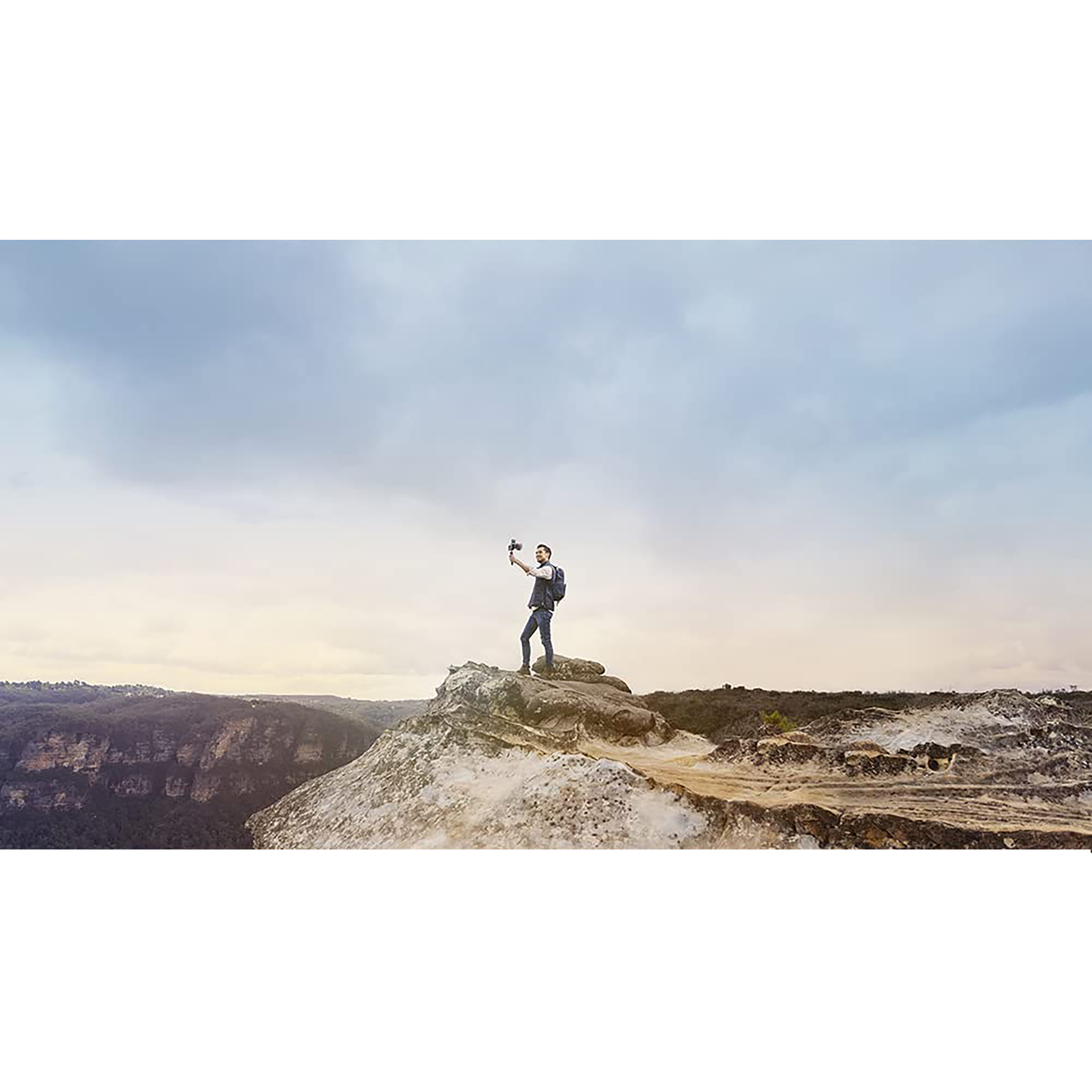 RODE VLOGVMML Vlogger Kit for Mobile with Mic (Directional Sound Pickup, Black) RODE VLOGVMML Vlogger Kit for Mobile with Mic (Directional Sound Pickup, Black)_9