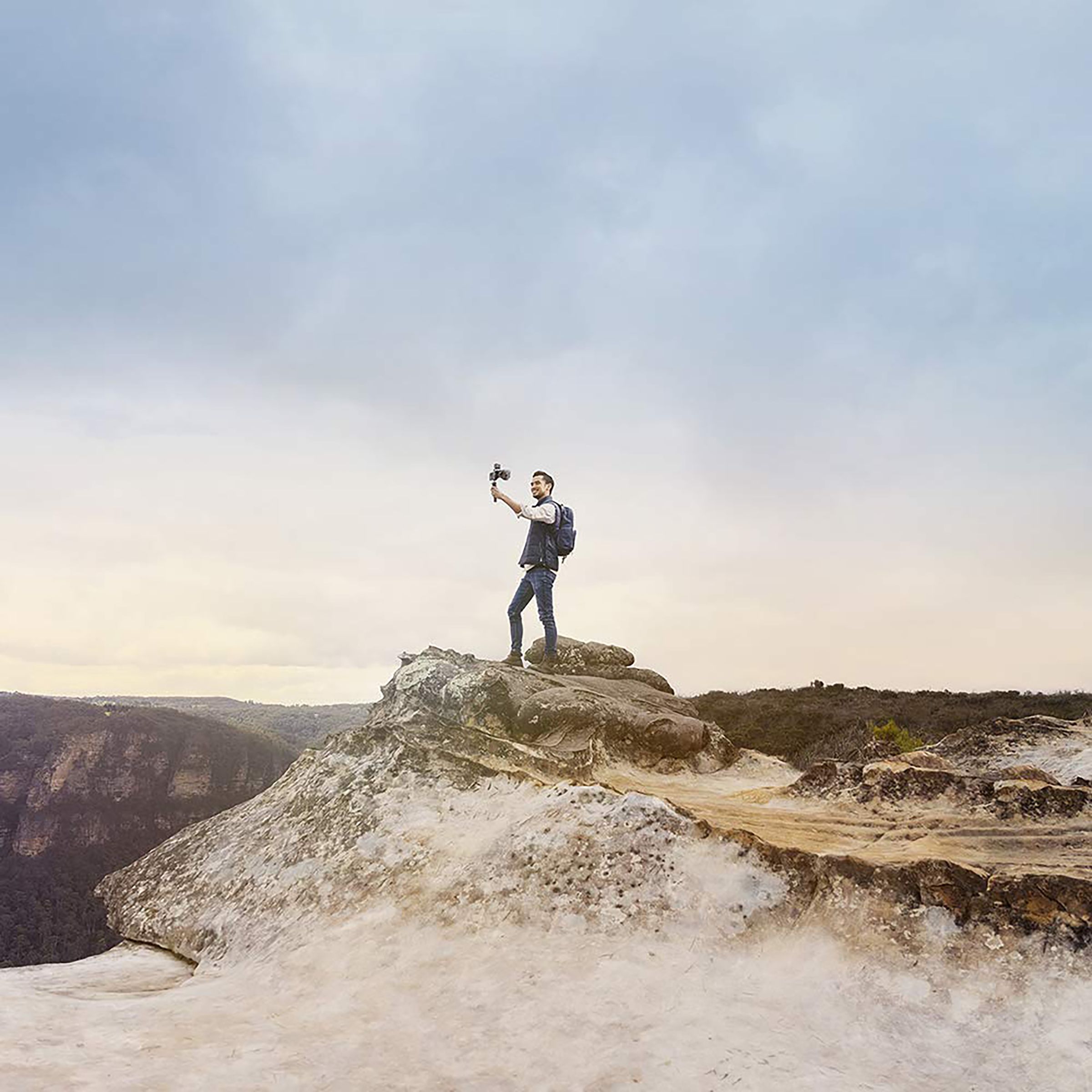 RODE VLOGVMML Vlogger Kit for Mobile with Mic (Directional Sound Pickup, Black) RODE VLOGVMML Vlogger Kit for Mobile with Mic (Directional Sound Pickup, Black)_10