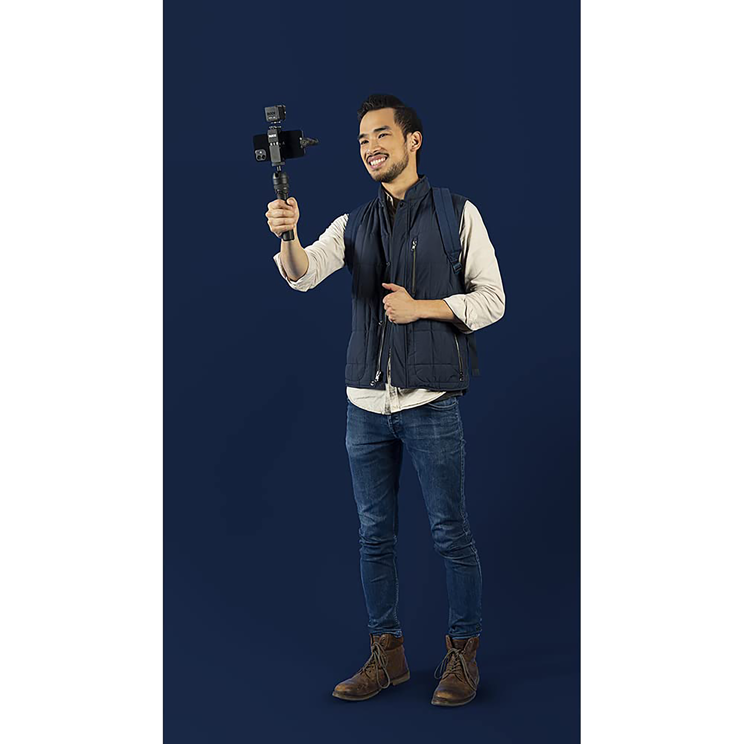 RODE VLOGVMML Vlogger Kit for Mobile with Mic (Directional Sound Pickup, Black) RODE VLOGVMML Vlogger Kit for Mobile with Mic (Directional Sound Pickup, Black)_6