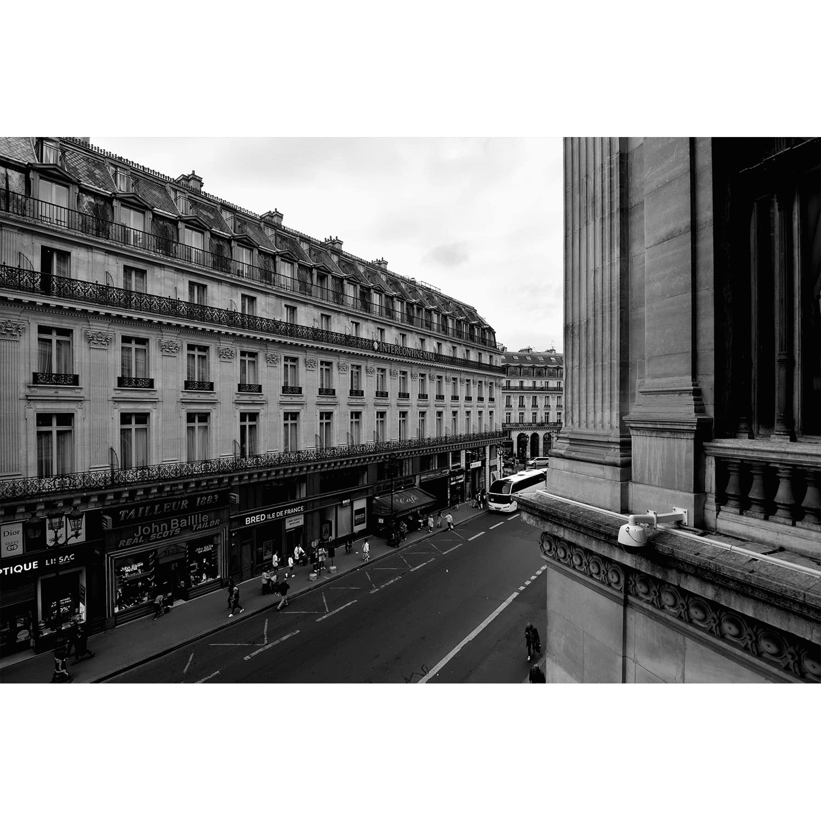 Tokina Atx-i 100mm f/32 - f/2.8 Telephoto Prime Lens for Canon EF Mount (One-touch Focus Clutch Mechanism)_9