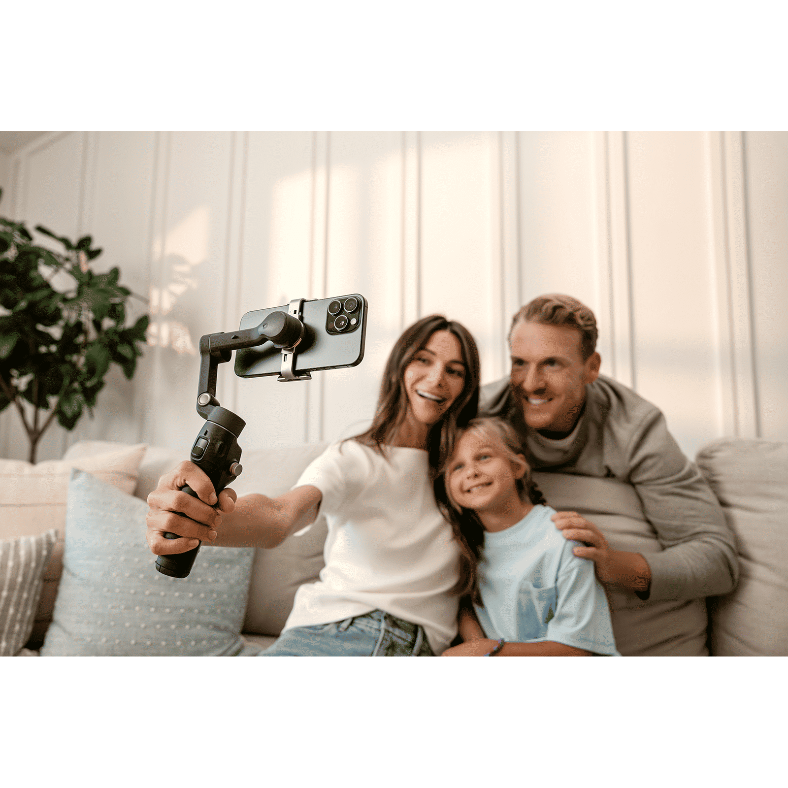 DJI OSMO 8 3-Axis Gimble for Mobile (Active Track 7.0, Black) DJI OSMO 8 3-Axis Gimble for Mobile (Active Track 7.0, Black)_12