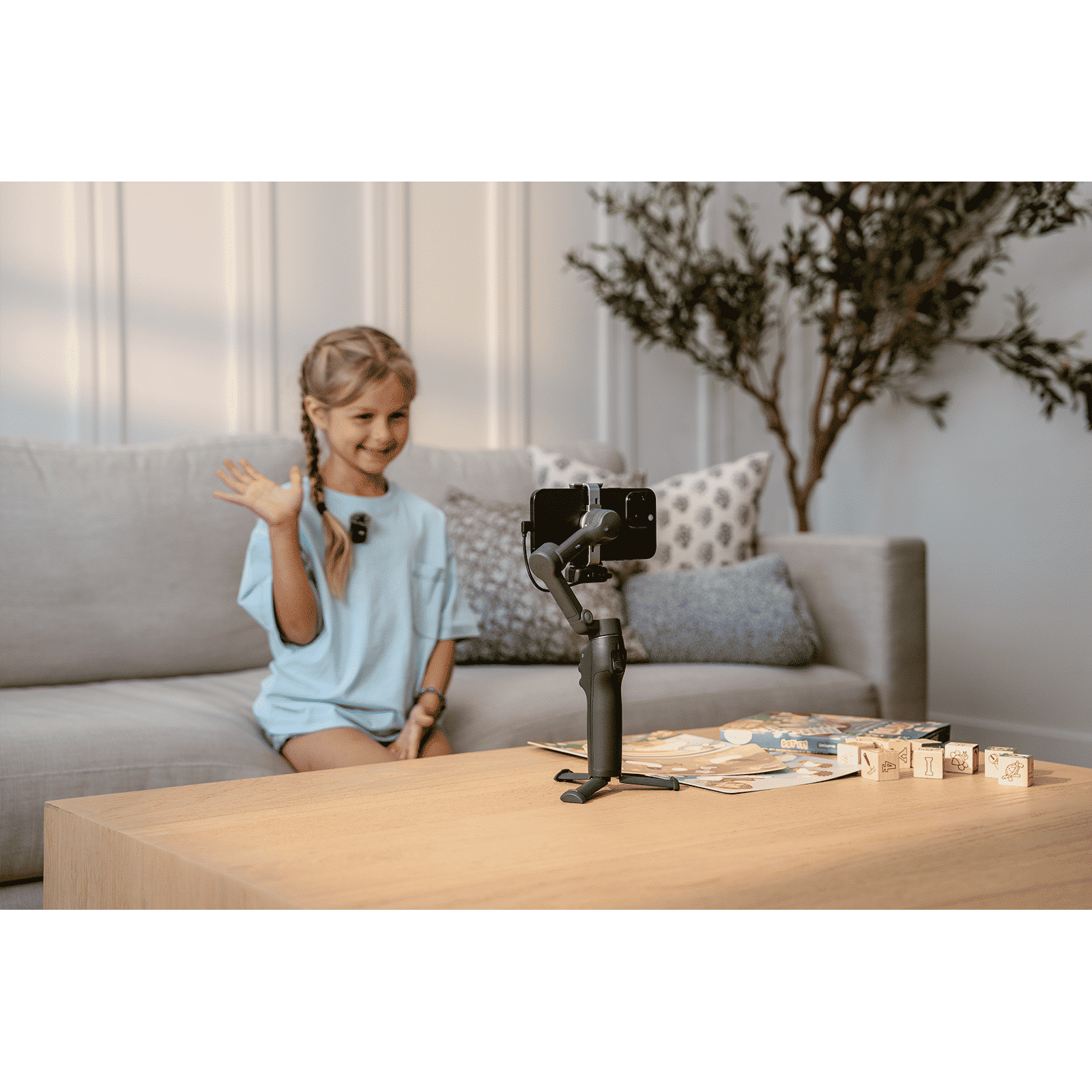 DJI OSMO 8 3-Axis Gimble for Mobile (Active Track 7.0, Black) DJI OSMO 8 3-Axis Gimble for Mobile (Active Track 7.0, Black)_16