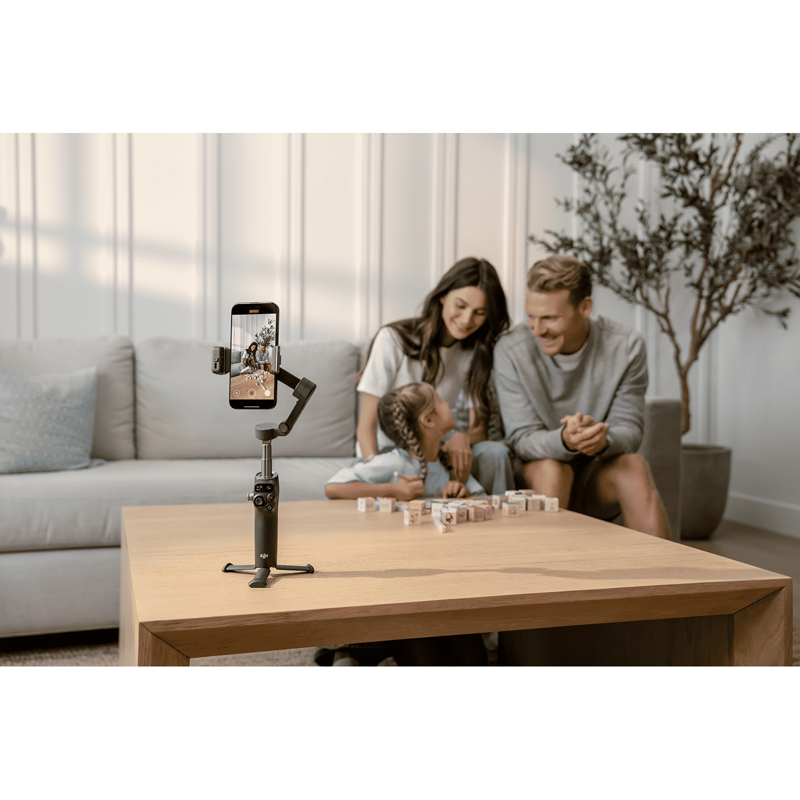 DJI OSMO 8 3-Axis Gimble for Mobile (Active Track 7.0, Black) DJI OSMO 8 3-Axis Gimble for Mobile (Active Track 7.0, Black)_18