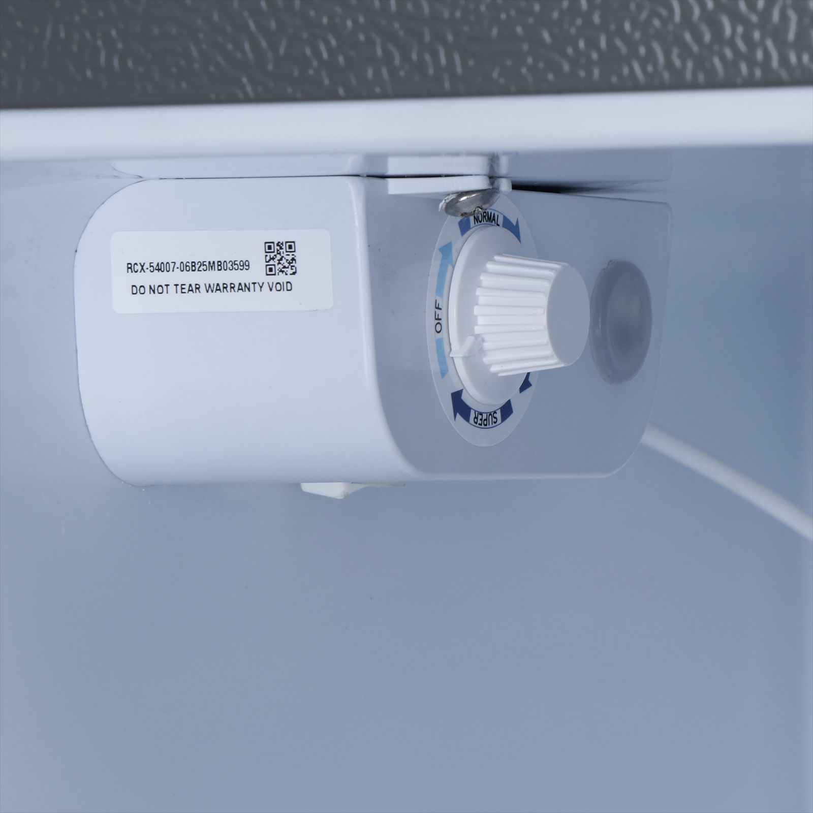 Croma 45 Litres 2 Star Direct Cool Single Door Refrigerator with Anti-Fungal Door Gasket (CRLR045DCC290113, Metallic Grey)_9