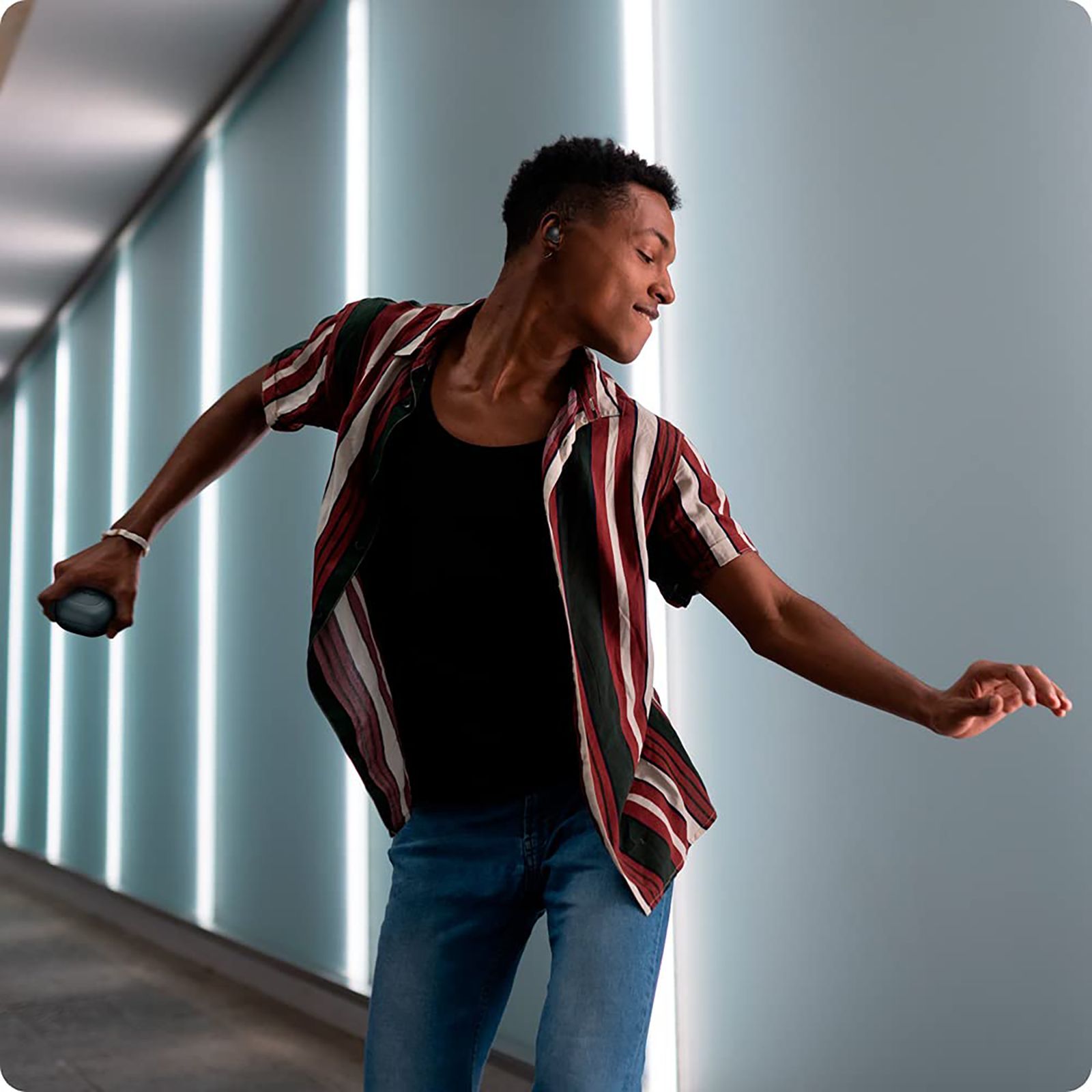 spigen Silicone Fit Silicone Full Cover Case For Galaxy Buds 2/Galaxy Buds Pro/Galaxy Buds Live (Cutout Supports The Power Light, ASD01277, Black)_16