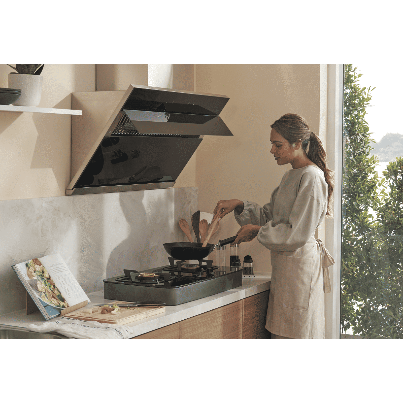Electrolux UltimateTaste 500 90cm 1600m3/hr Ducted Auto Clean Wall Mounted Chimney with Gesture Control (Stainless Steel)_7