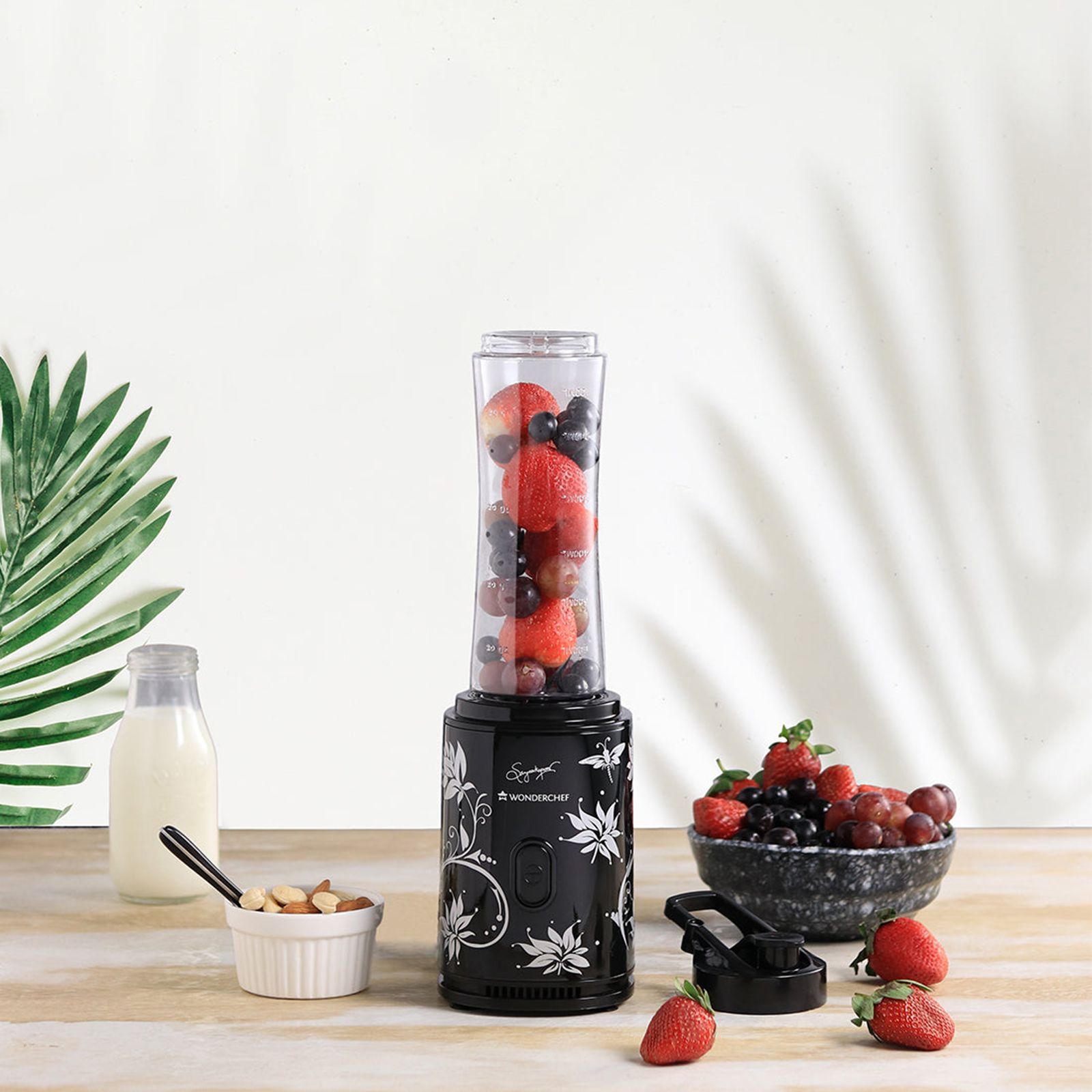 WONDERCHEF Nutri-Blend Personal 300 Watt 1 Jar Blender (One Touch Operation, Black) WONDERCHEF Nutri-Blend Personal 300 Watt 1 Jar Blender (One Touch Operation, Black)_12