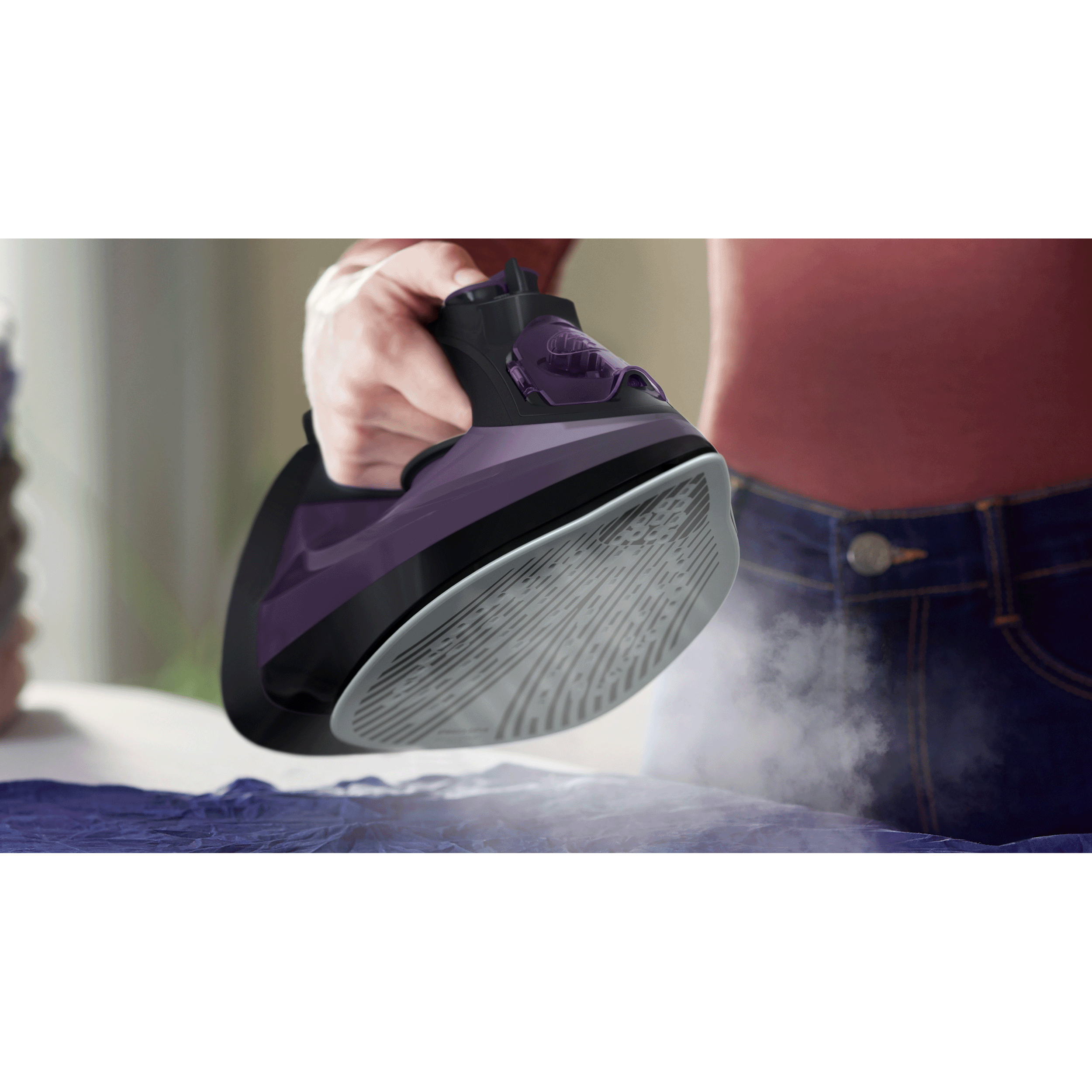 PHILIPS 5000 Series 2400 Watts Steam Iron (SteamGlide Plus, DST5030/80, Black/Purple) PHILIPS 5000 Series 2400 Watts Steam Iron (SteamGlide Plus, DST5030/80, Black/Purple)_3
