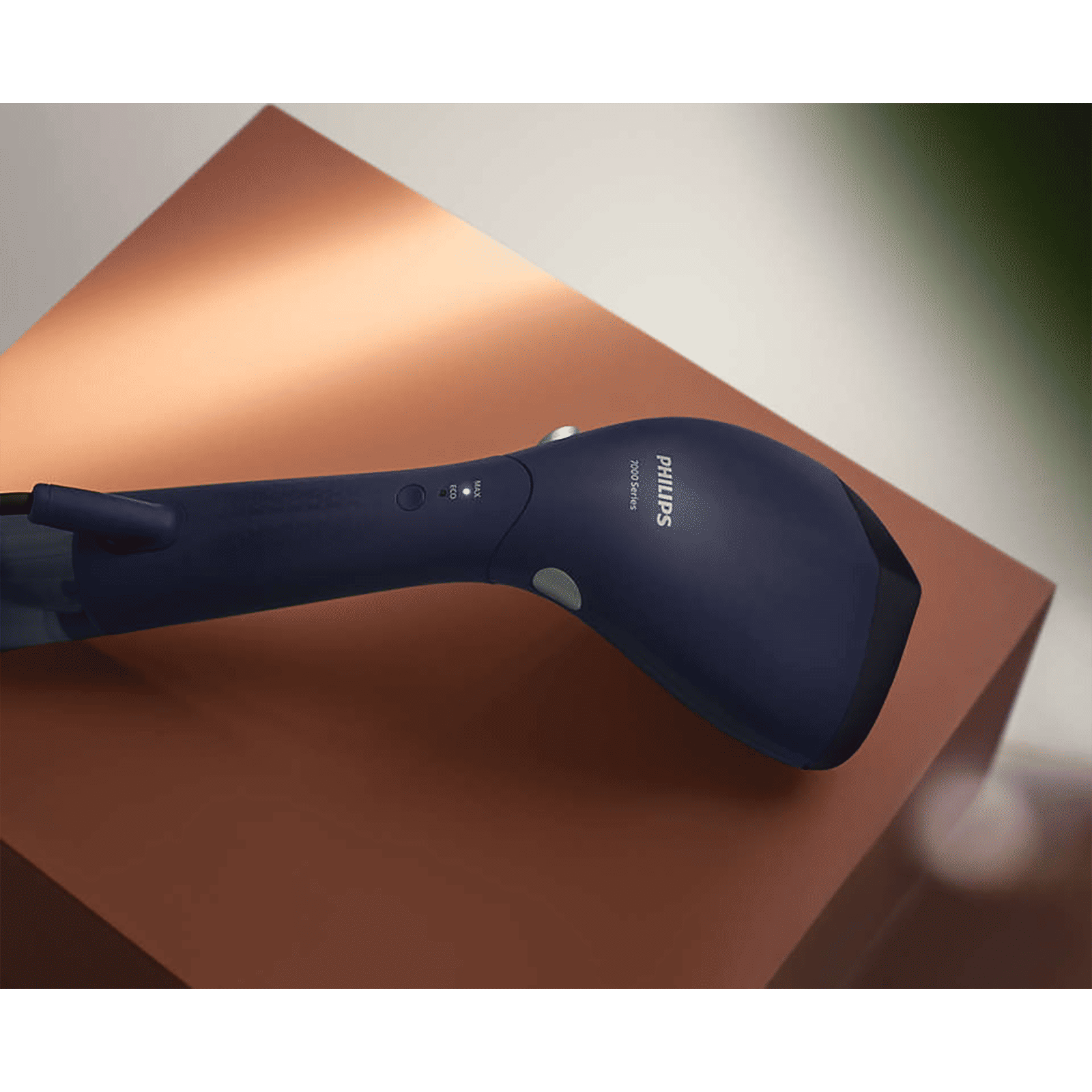 PHILIPS 7000 Series 1500 Watts Handheld Garment Steamer (100ml Water Tank, 2 Modes, OptimalTEMP Technology, Deep Azur) PHILIPS 7000 Series 1500 Watts Handheld Garment Steamer (100ml Water Tank, 2 Modes, OptimalTEMP Technology, Deep Azur)_11