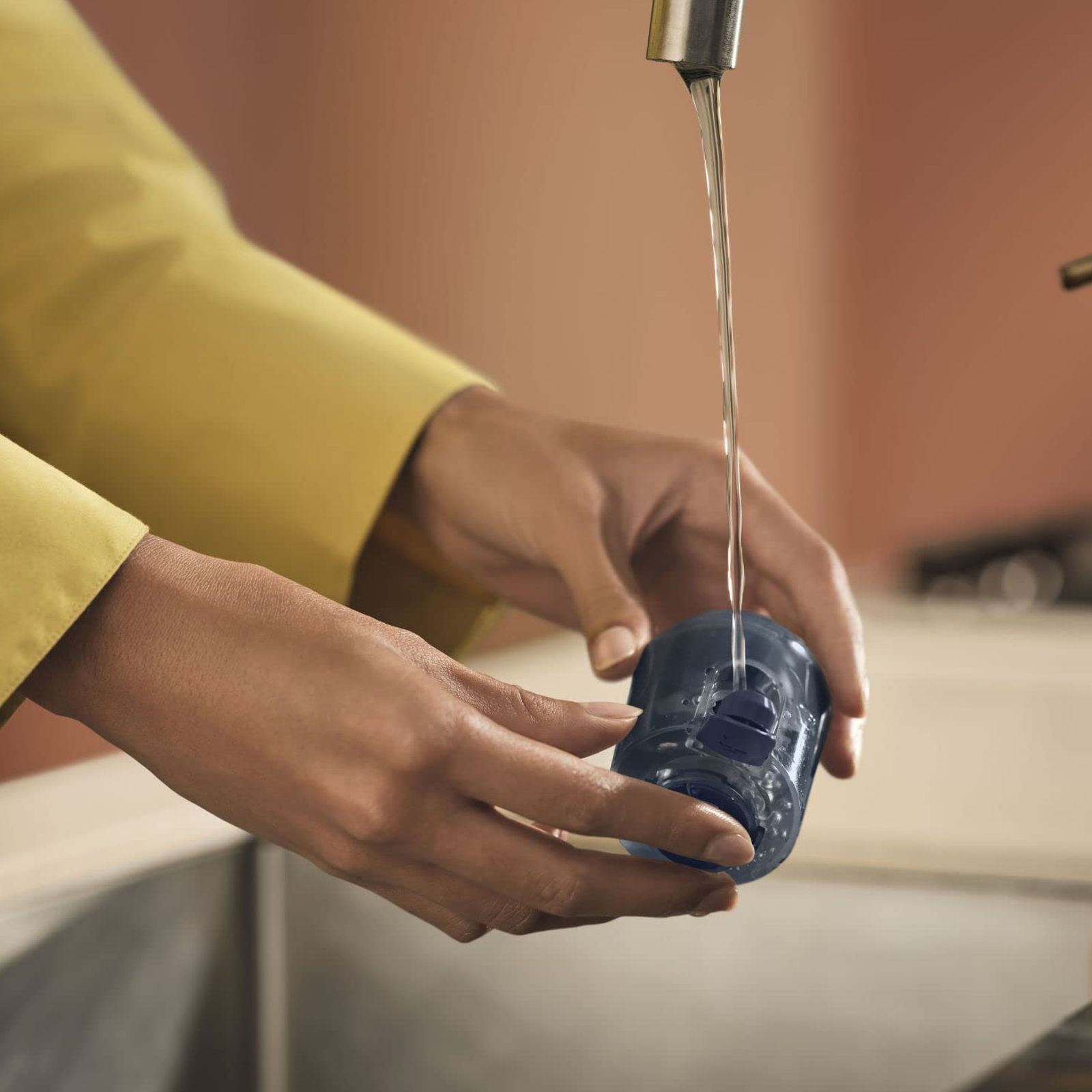 PHILIPS 7000 Series 1500 Watts Handheld Garment Steamer (100ml Water Tank, 2 Modes, OptimalTEMP Technology, Deep Azur) PHILIPS 7000 Series 1500 Watts Handheld Garment Steamer (100ml Water Tank, 2 Modes, OptimalTEMP Technology, Deep Azur)_12