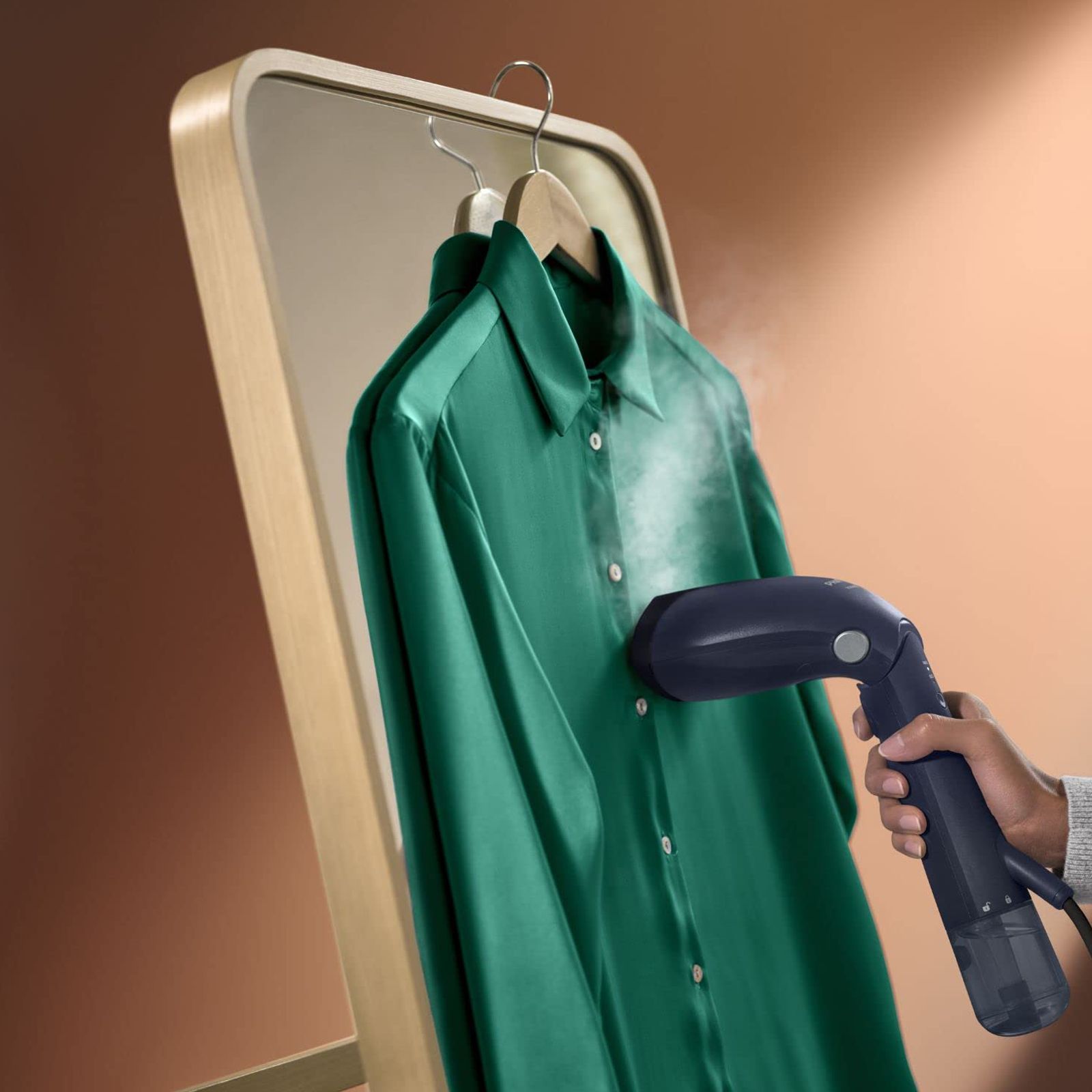 PHILIPS 7000 Series 1500 Watts Handheld Garment Steamer (100ml Water Tank, 2 Modes, OptimalTEMP Technology, Deep Azur) PHILIPS 7000 Series 1500 Watts Handheld Garment Steamer (100ml Water Tank, 2 Modes, OptimalTEMP Technology, Deep Azur)_14