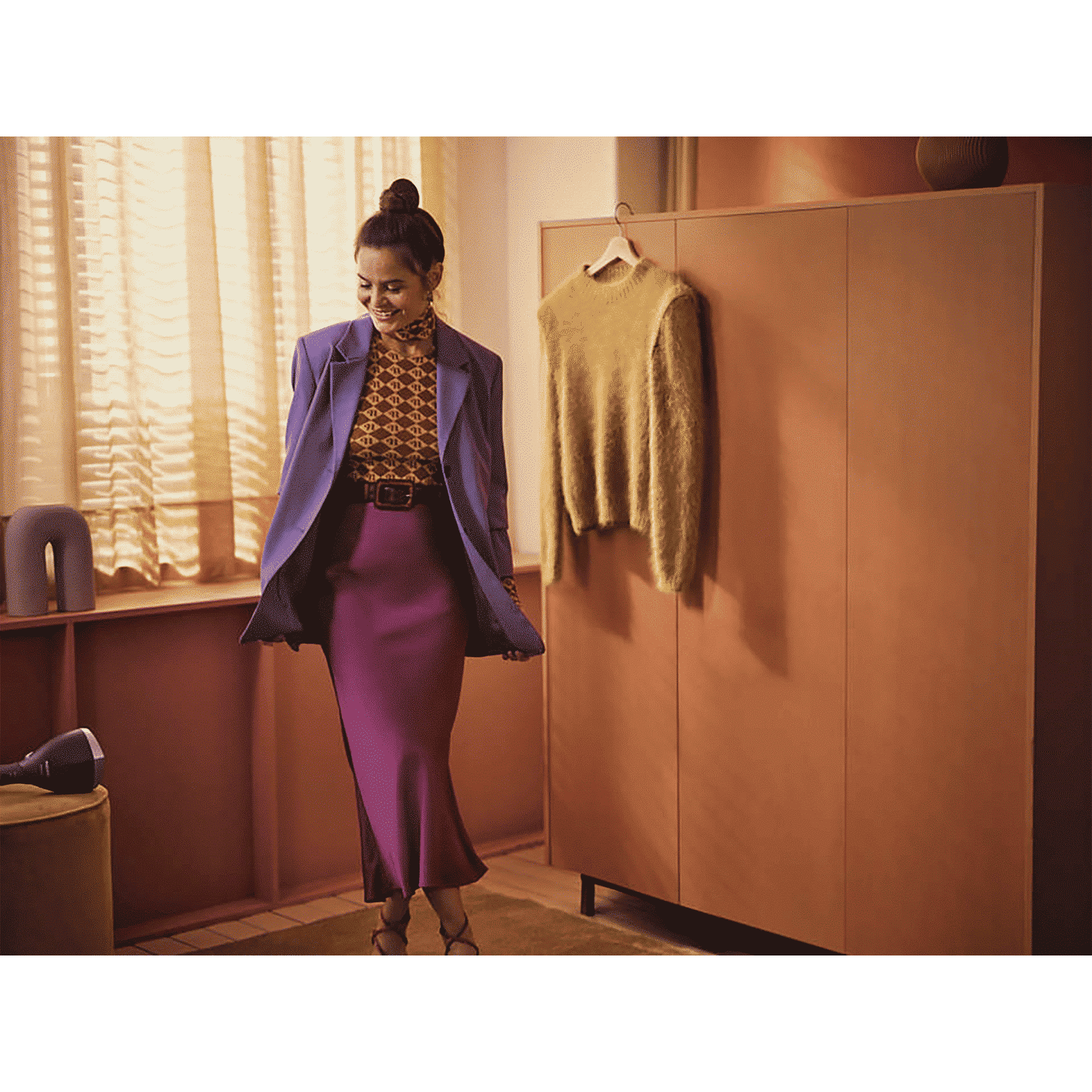 PHILIPS 7000 Series 1500 Watts Handheld Garment Steamer (100ml Water Tank, 2 Modes, OptimalTEMP Technology, Deep Azur) PHILIPS 7000 Series 1500 Watts Handheld Garment Steamer (100ml Water Tank, 2 Modes, OptimalTEMP Technology, Deep Azur)_8