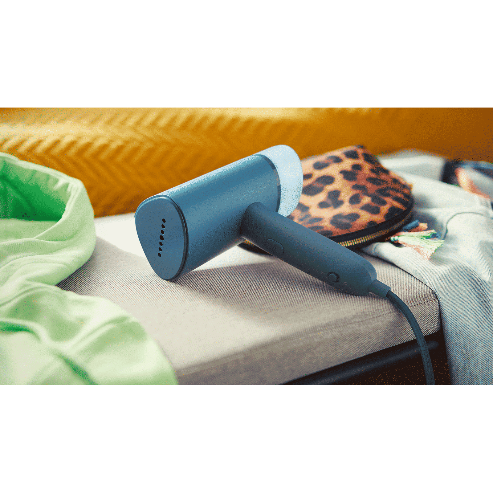 PHILIPS 3000 Series 1000 Watts Handheld Garment Steamer (100ml Water Tank, 1 Modes, Foldable, Reno Blue)_12