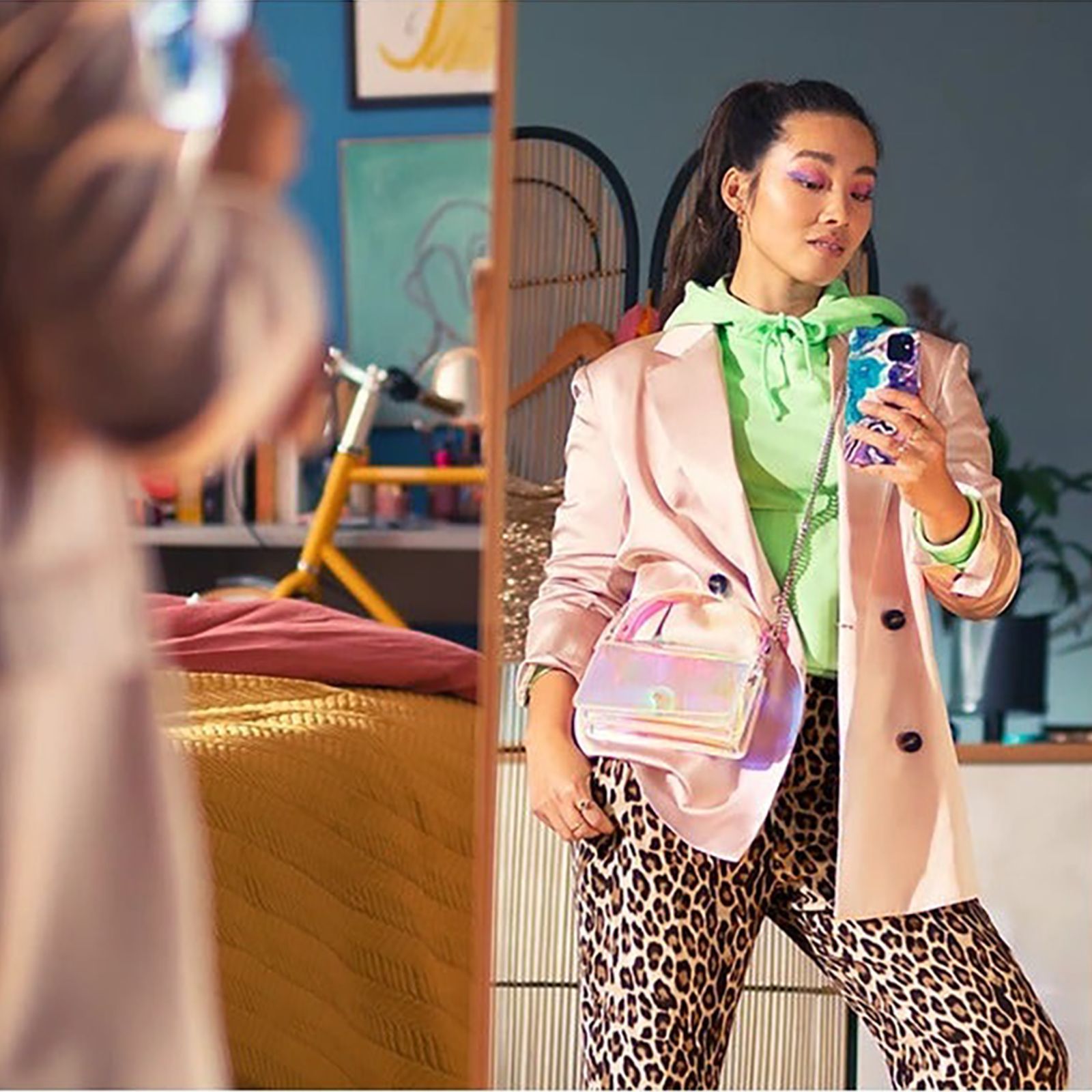 PHILIPS 1000 Watts Handheld Garment Steamer (120ml Water Tank, Drip Stop, Green)_10